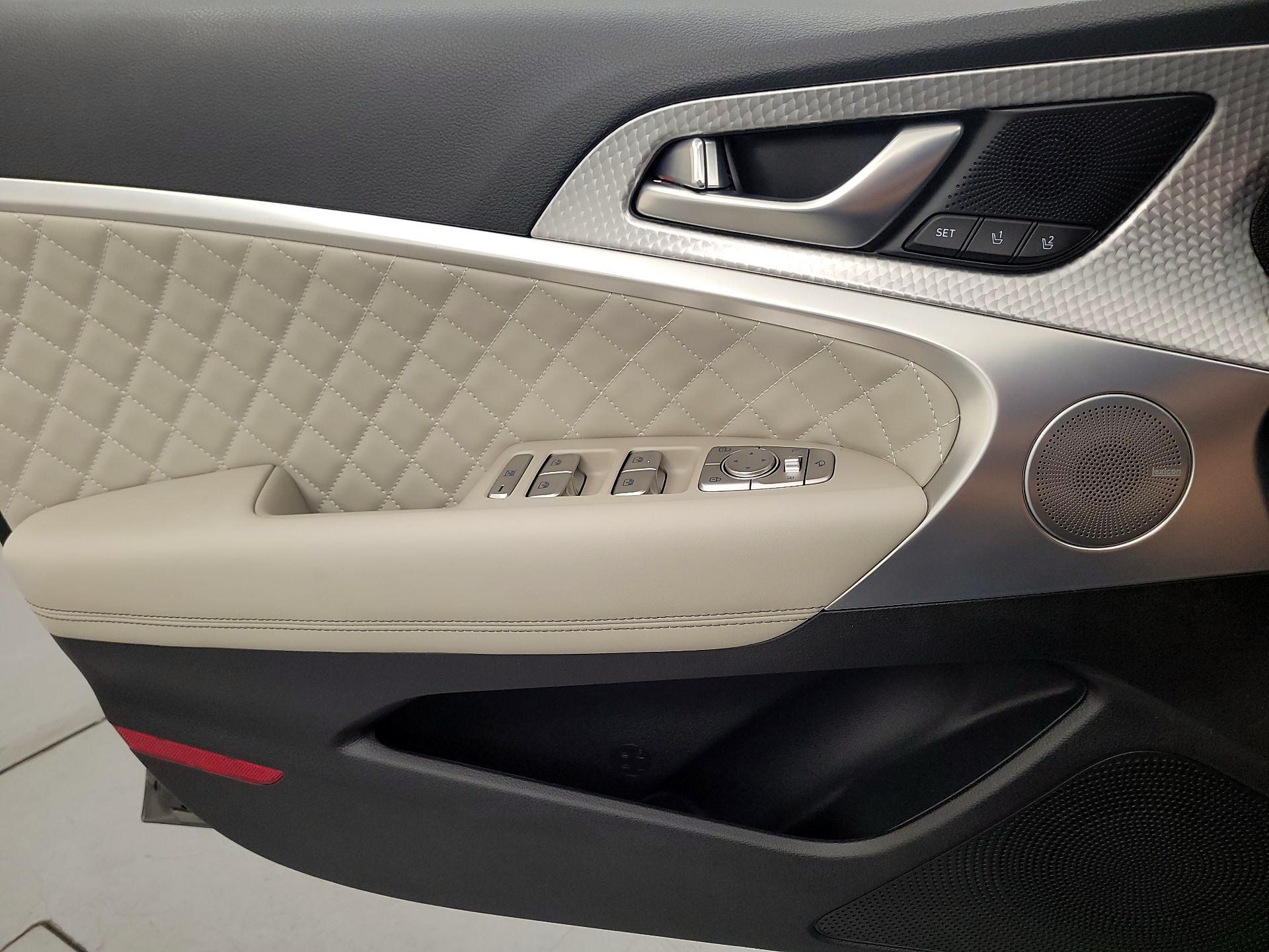 Thumbnail: 2023 Genesis G70 - 12