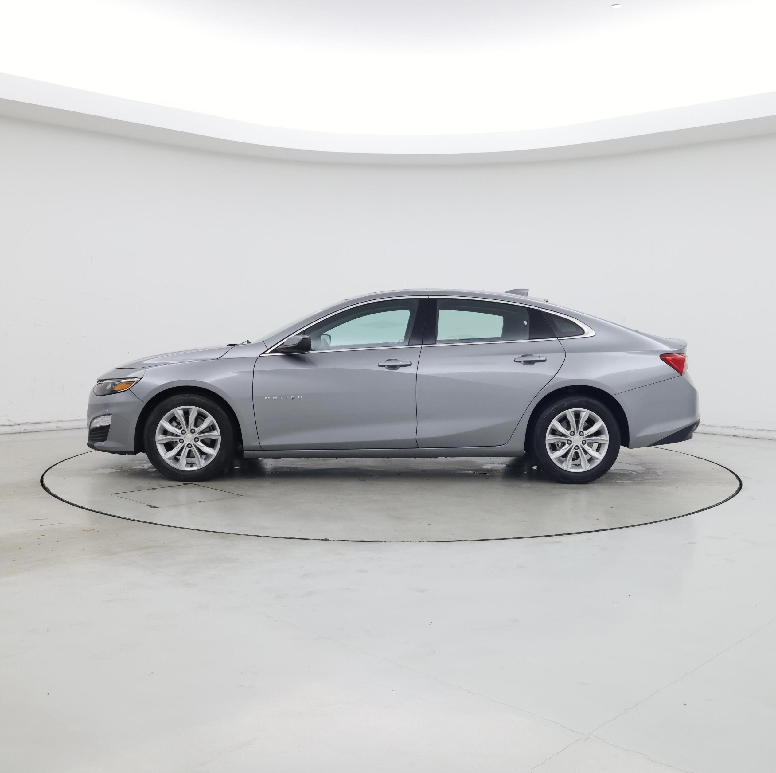 Thumbnail: 2024 Chevrolet Malibu - 3