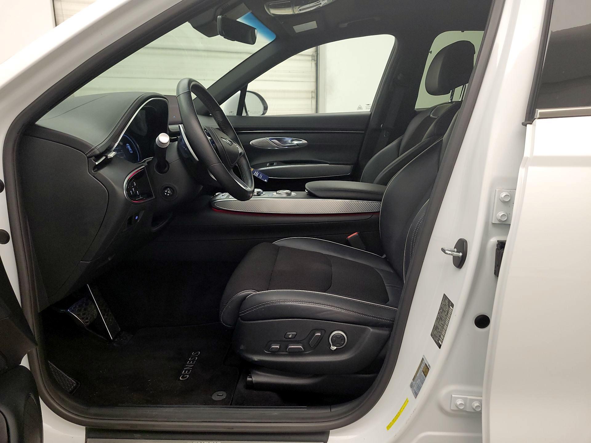 Thumbnail: 2022 Genesis GV70 - 11