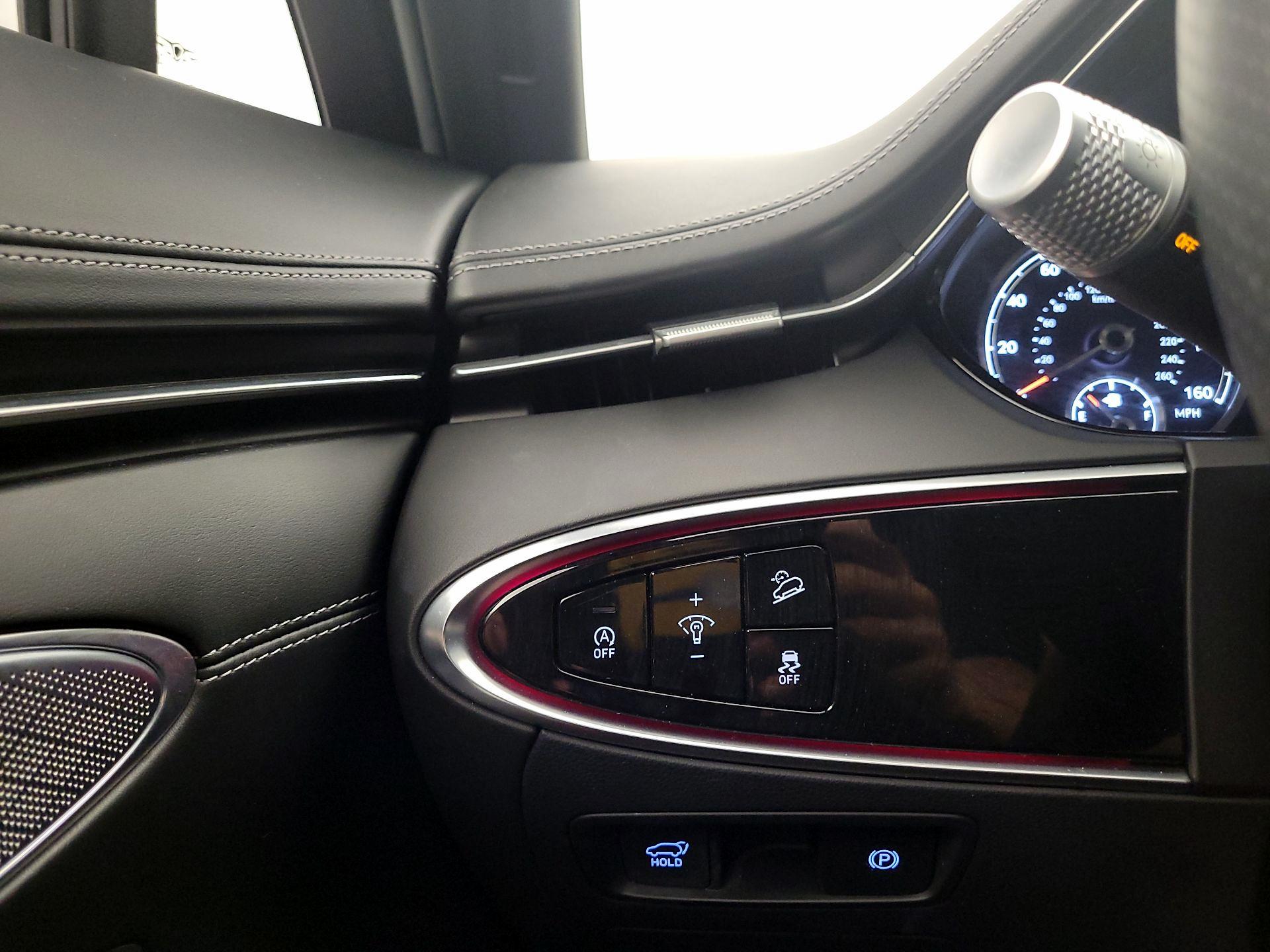 Thumbnail: 2022 Genesis GV70 - 13