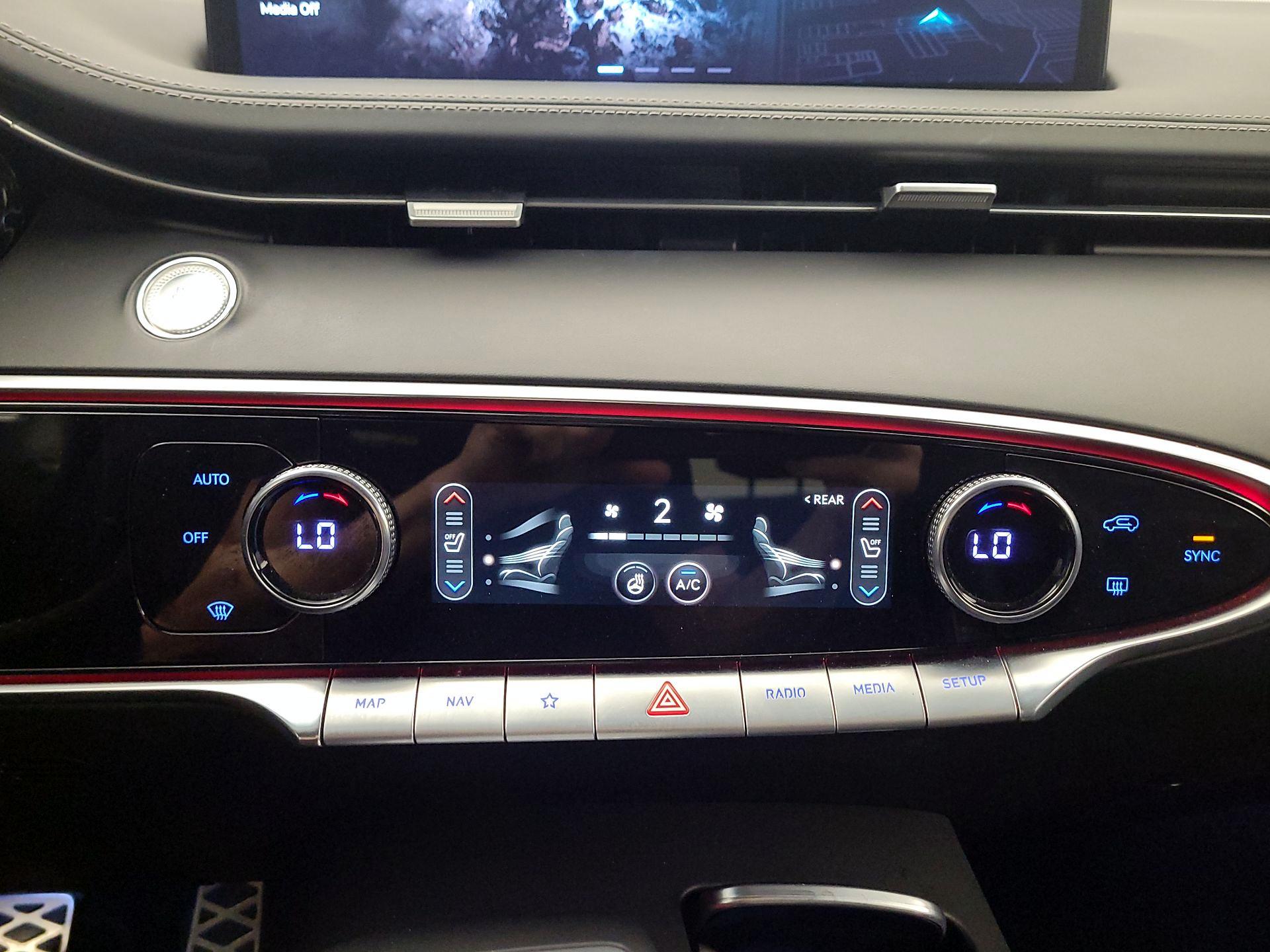 Thumbnail: 2022 Genesis GV70 - 16