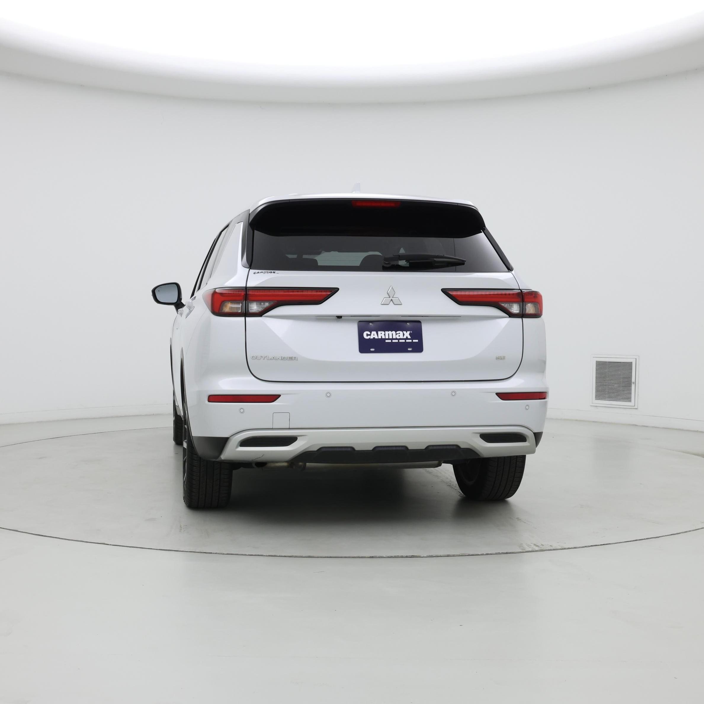 Thumbnail: 2023 Mitsubishi Outlander - 6