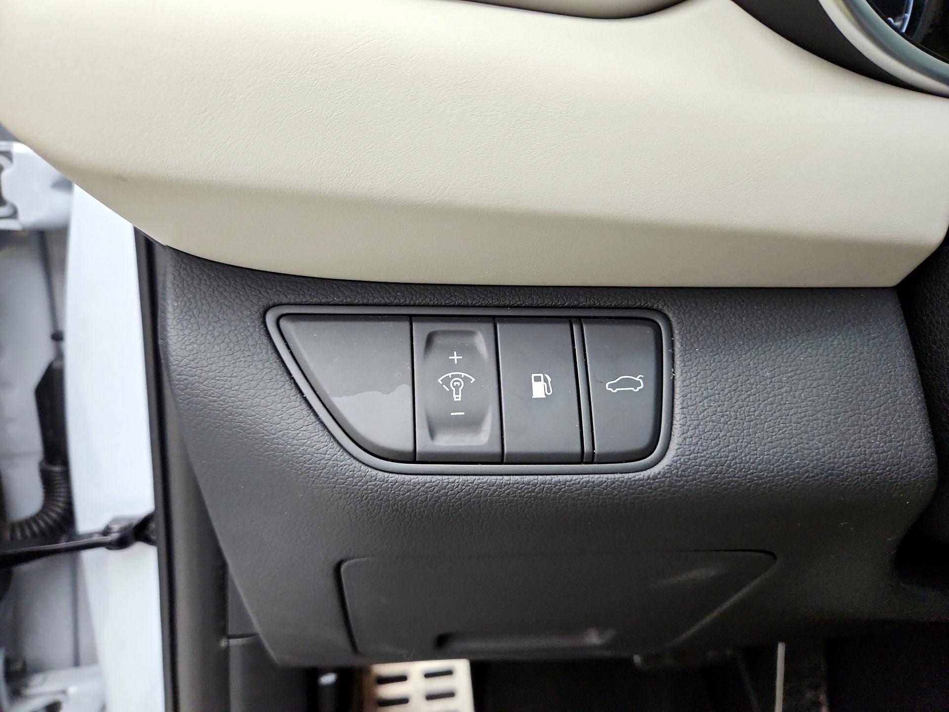 Thumbnail: 2022 Genesis G70 - 13