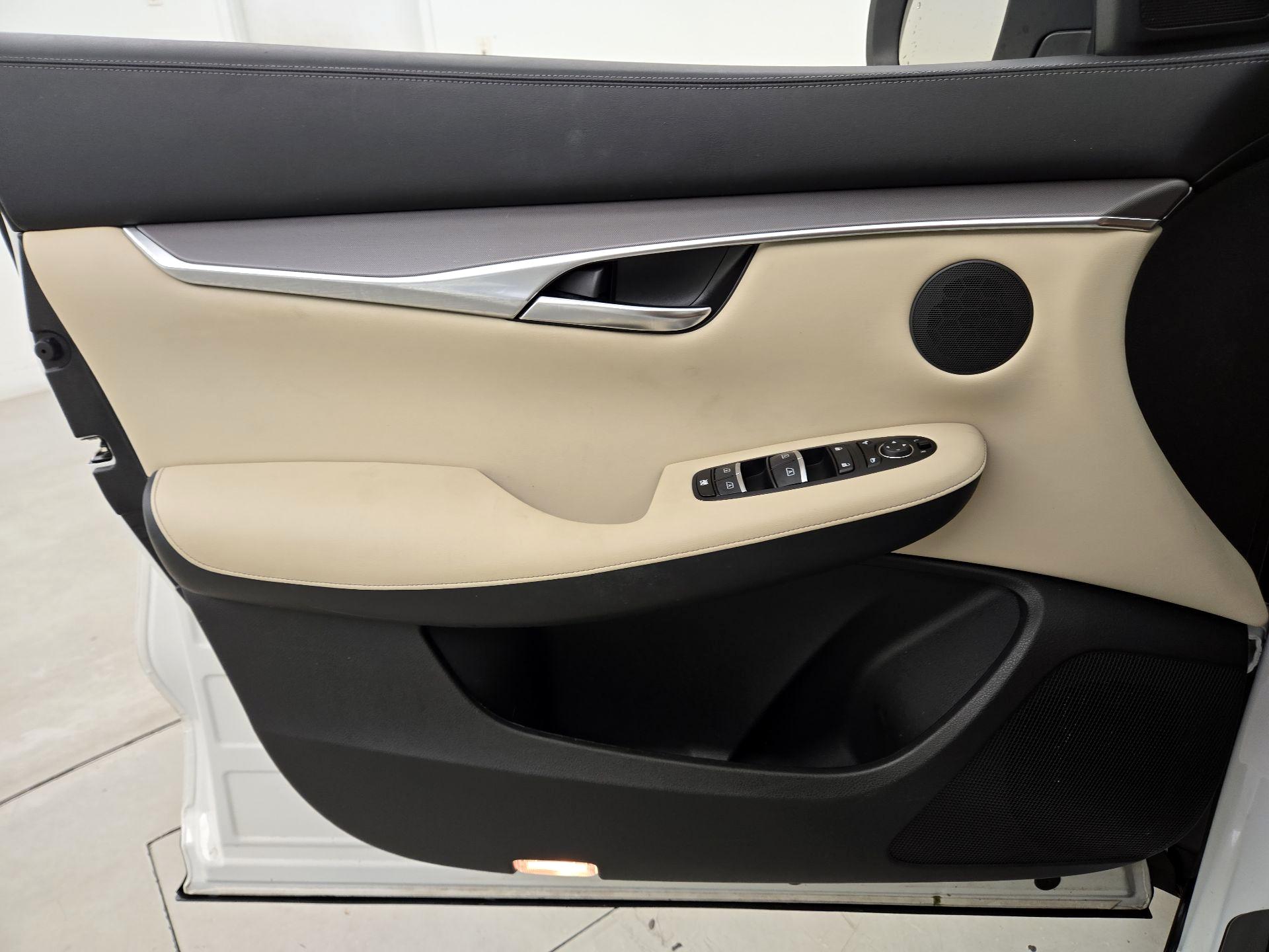 Thumbnail: 2022 INFINITI QX50 - 12
