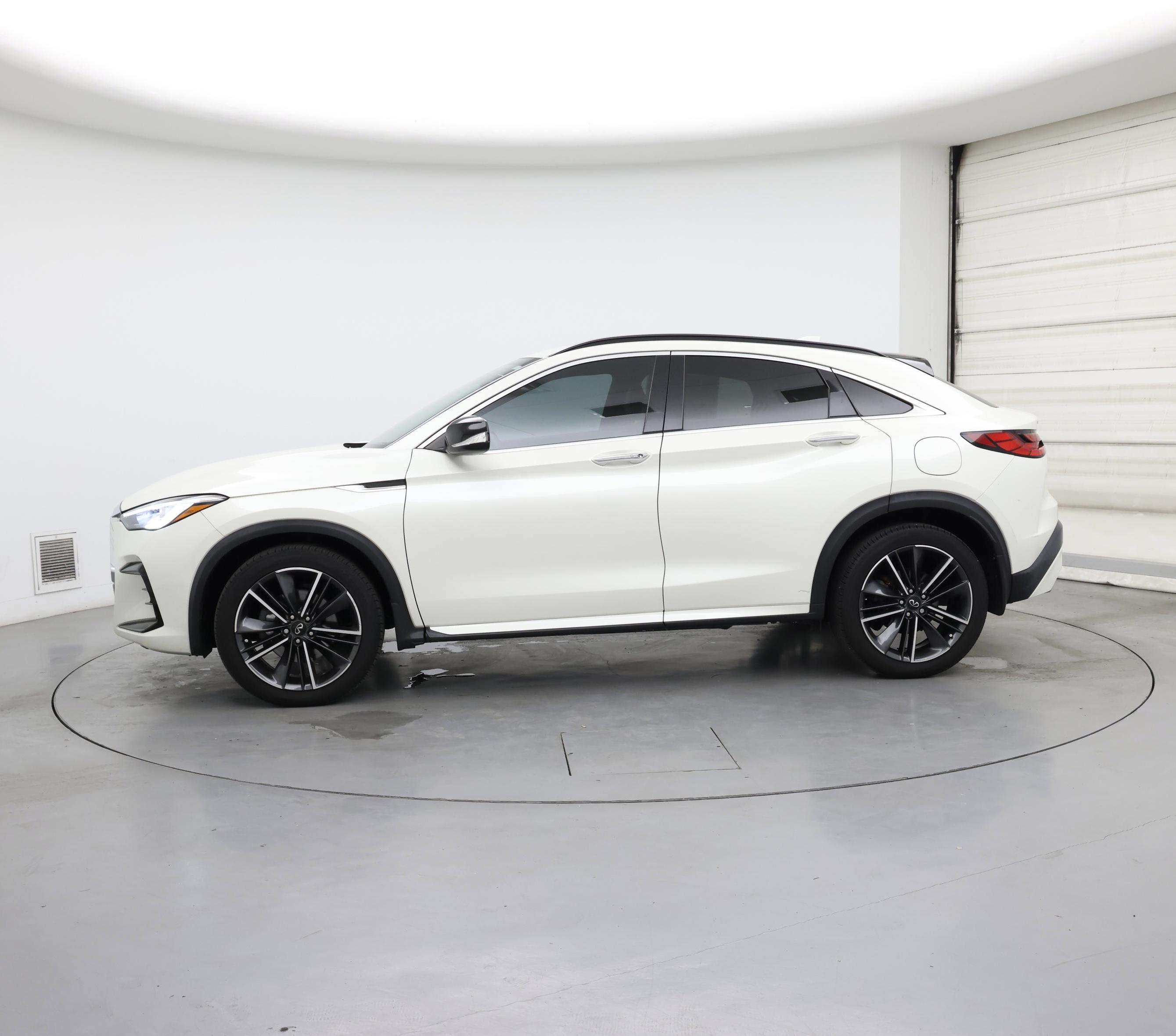Thumbnail: 2022 INFINITI QX55 - 3