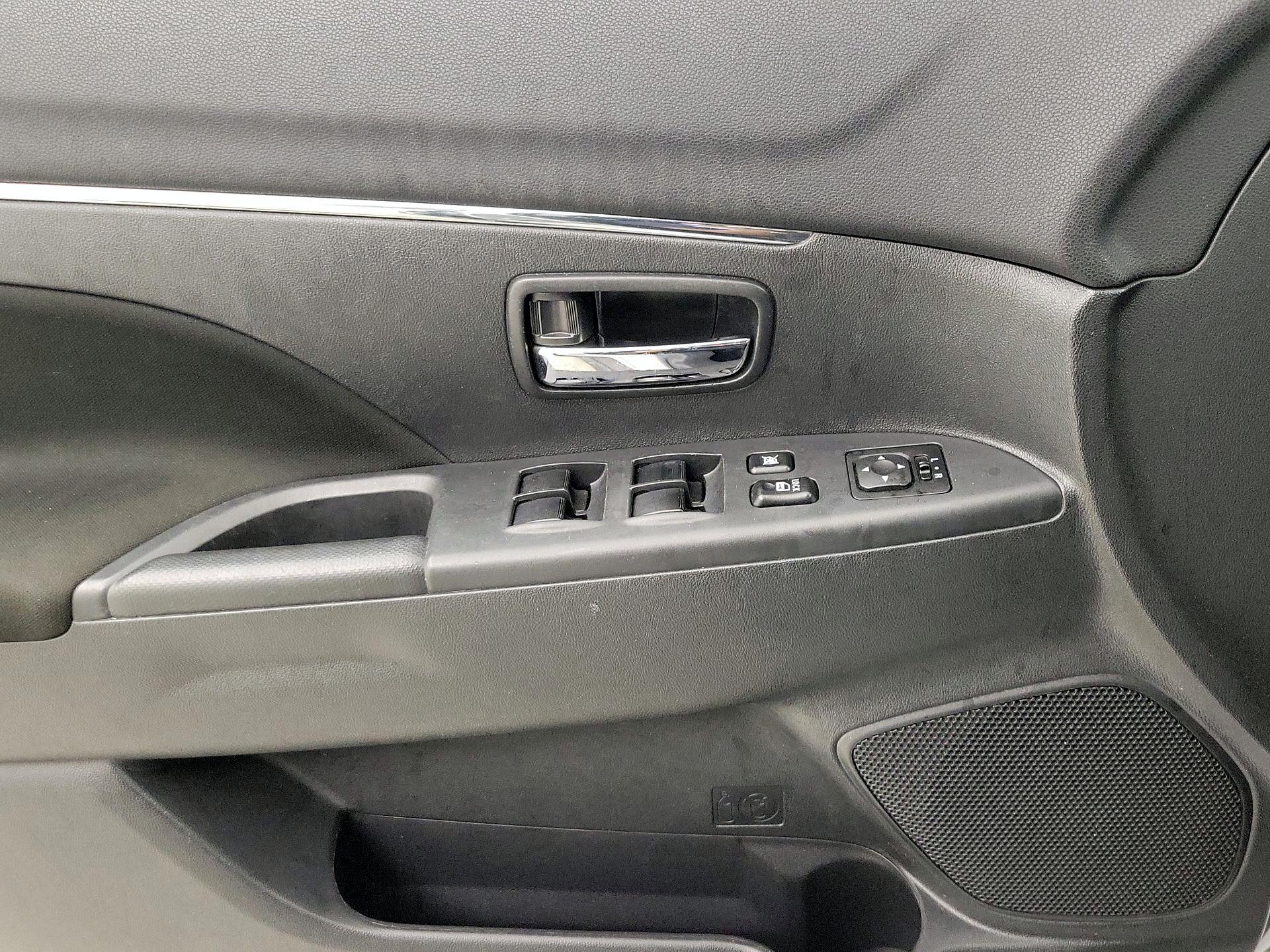 Thumbnail: 2022 Mitsubishi Outlander Sport - 12