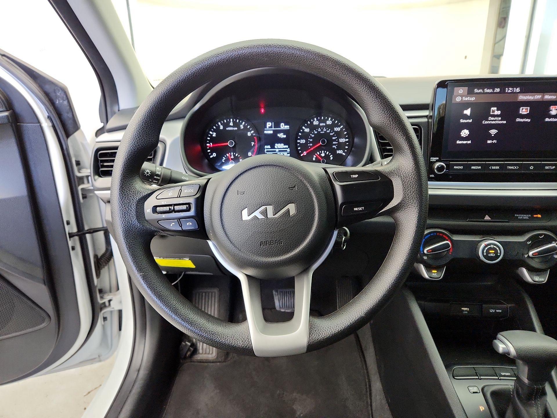 Thumbnail: 2023 Kia Rio - 10