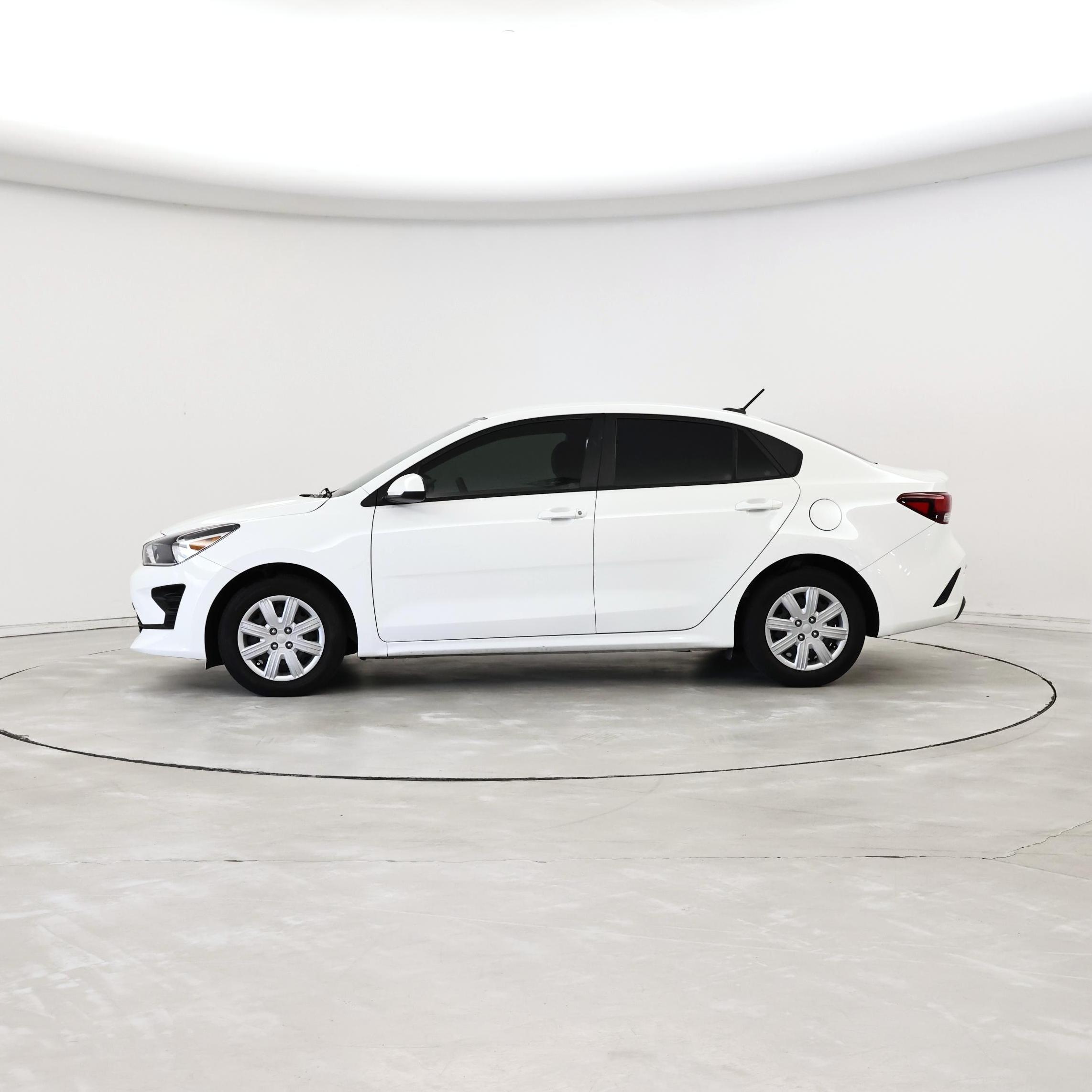 Thumbnail: 2023 Kia Rio - 3
