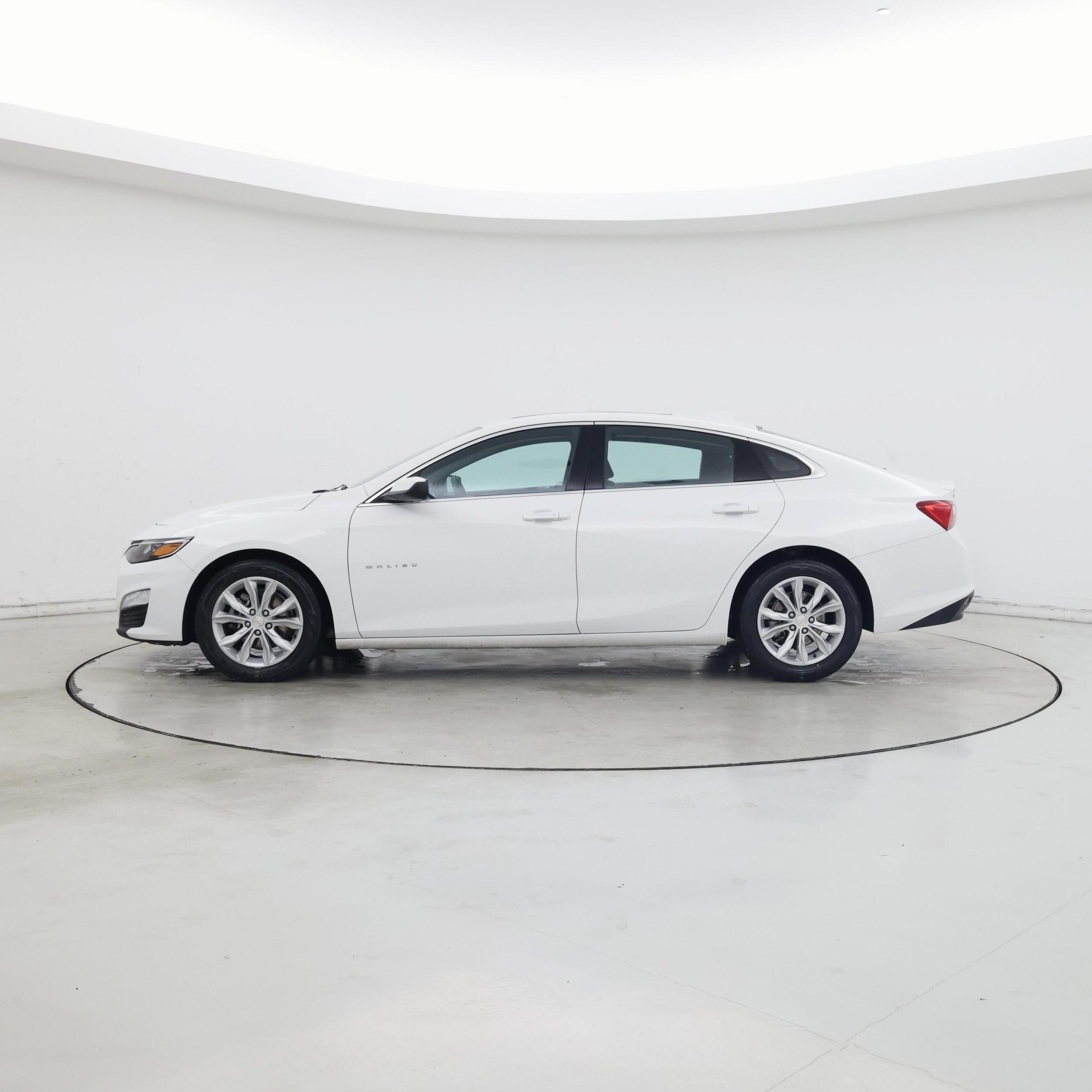 Thumbnail: 2024 Chevrolet Malibu - 3