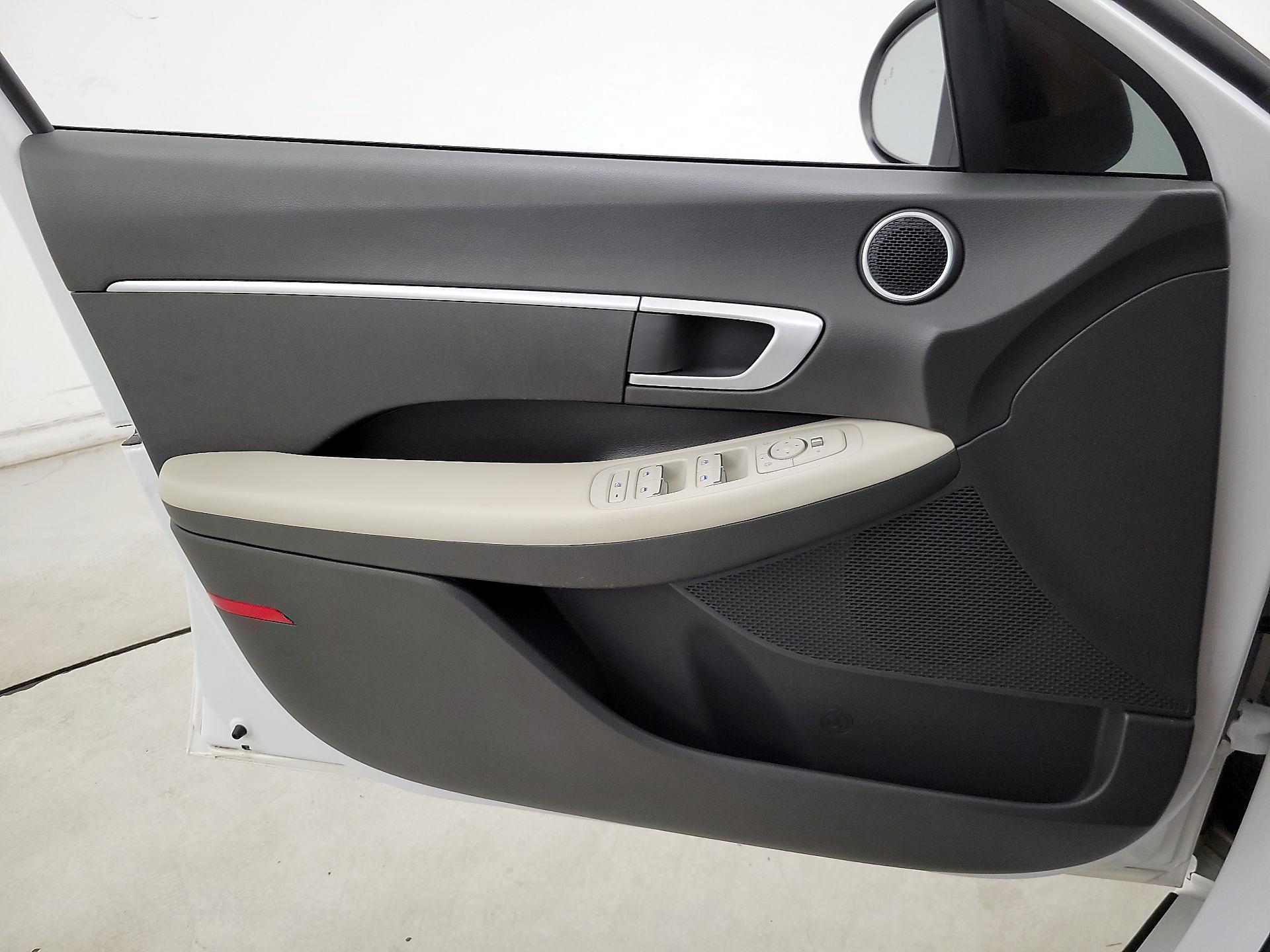 Thumbnail: 2023 Hyundai Sonata - 12