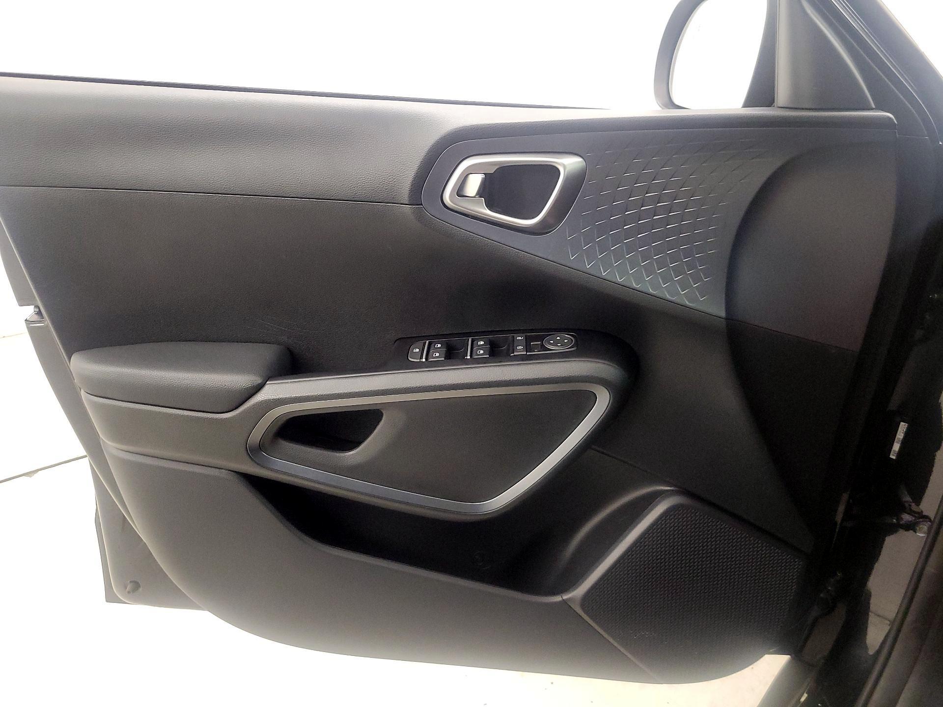 Thumbnail: 2023 Kia Soul - 12