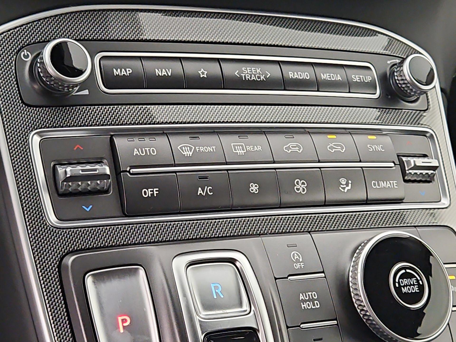 Thumbnail: 2023 Hyundai Santa Fe - 17