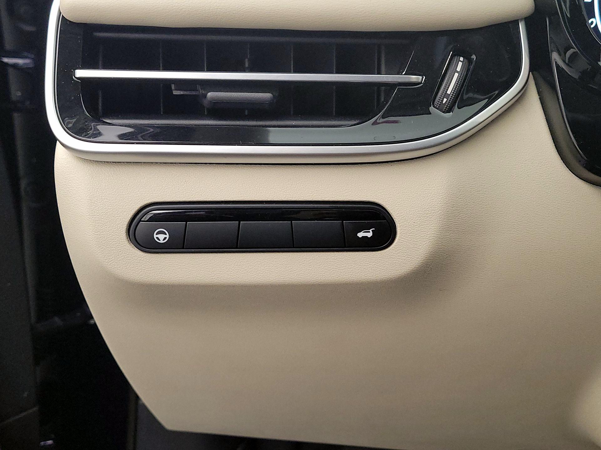 Thumbnail: 2022 INFINITI QX60 - 13