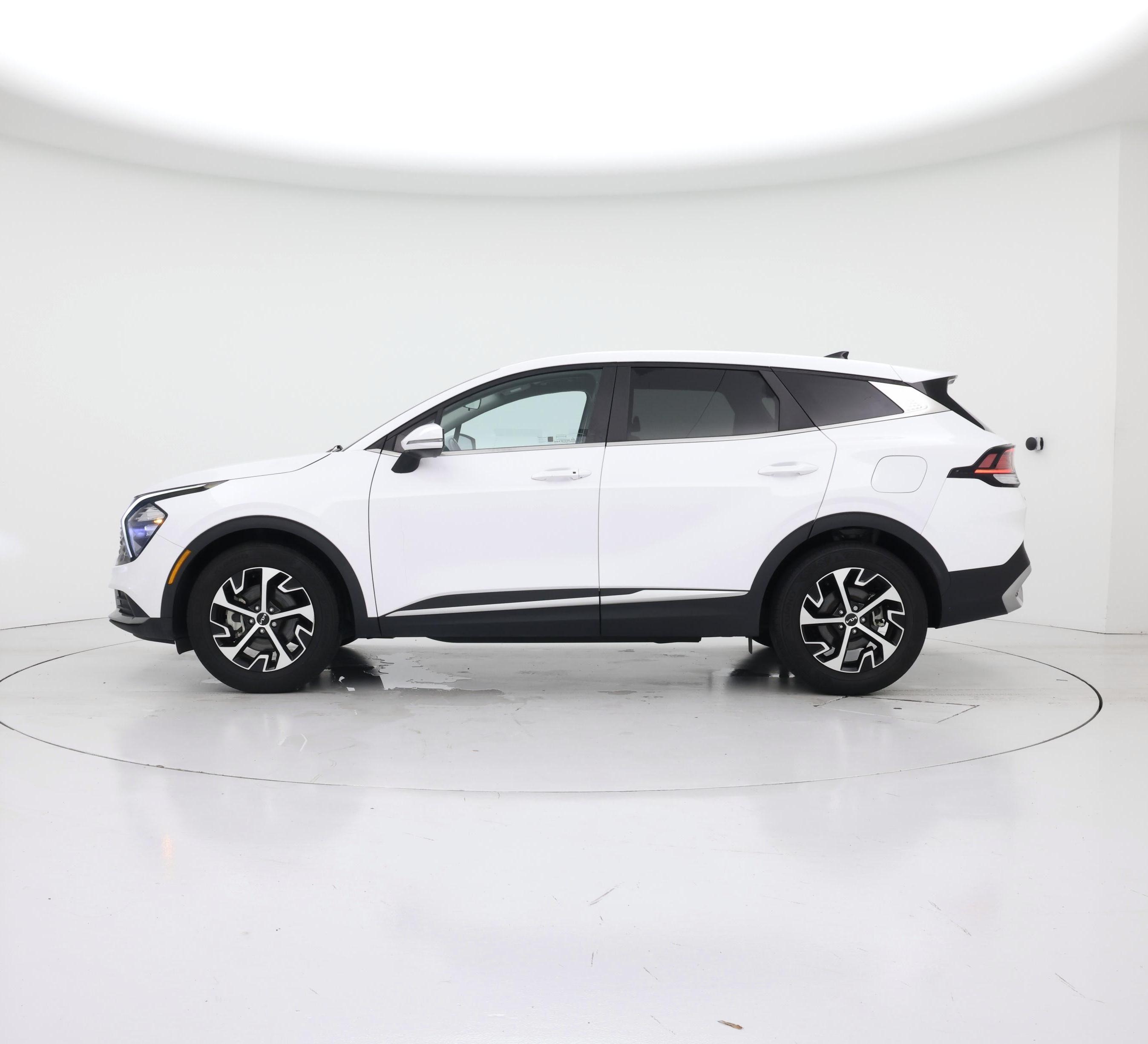 Thumbnail: 2023 Kia Sportage - 3
