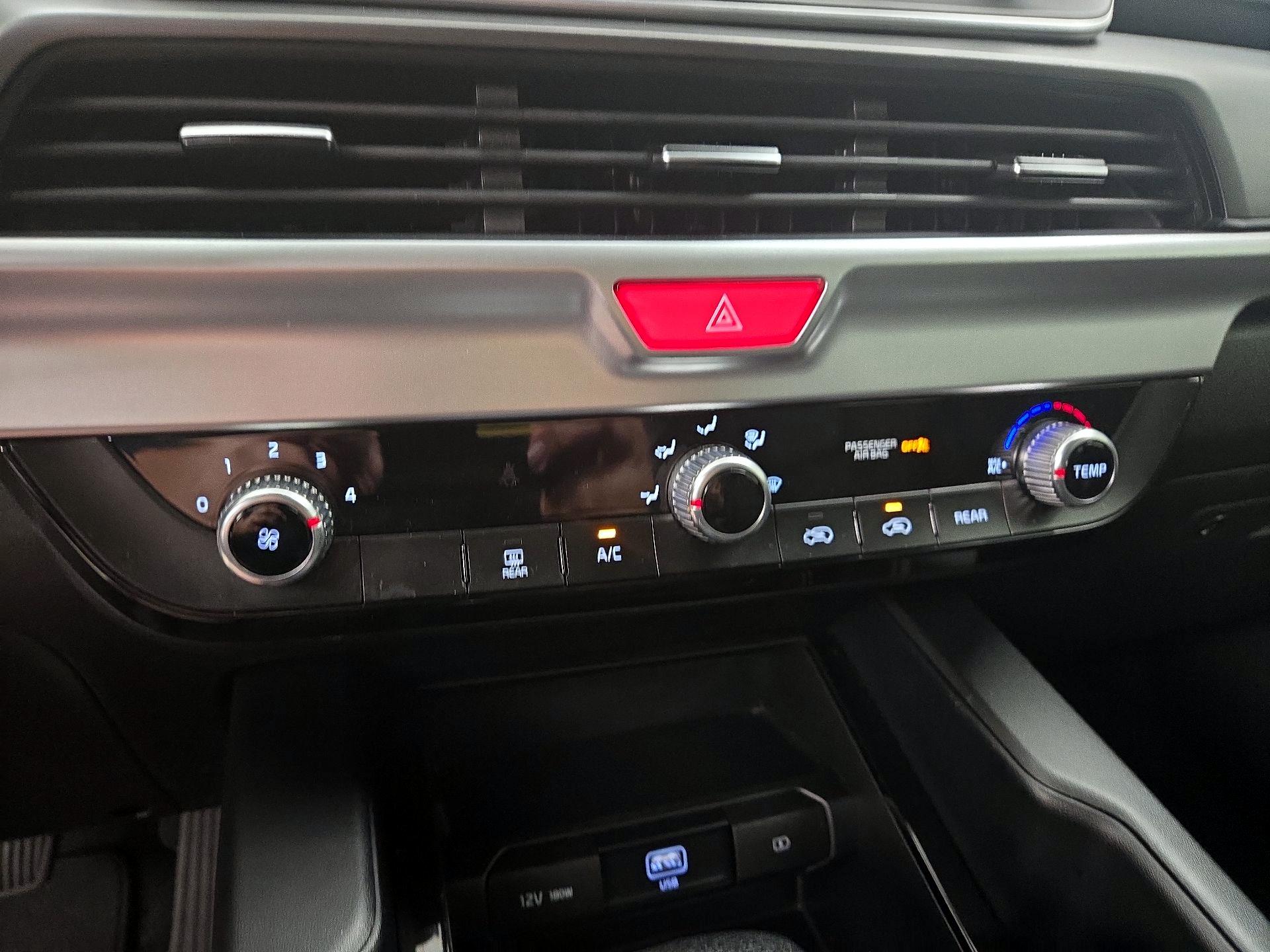 Thumbnail: 2021 Kia Telluride - 16