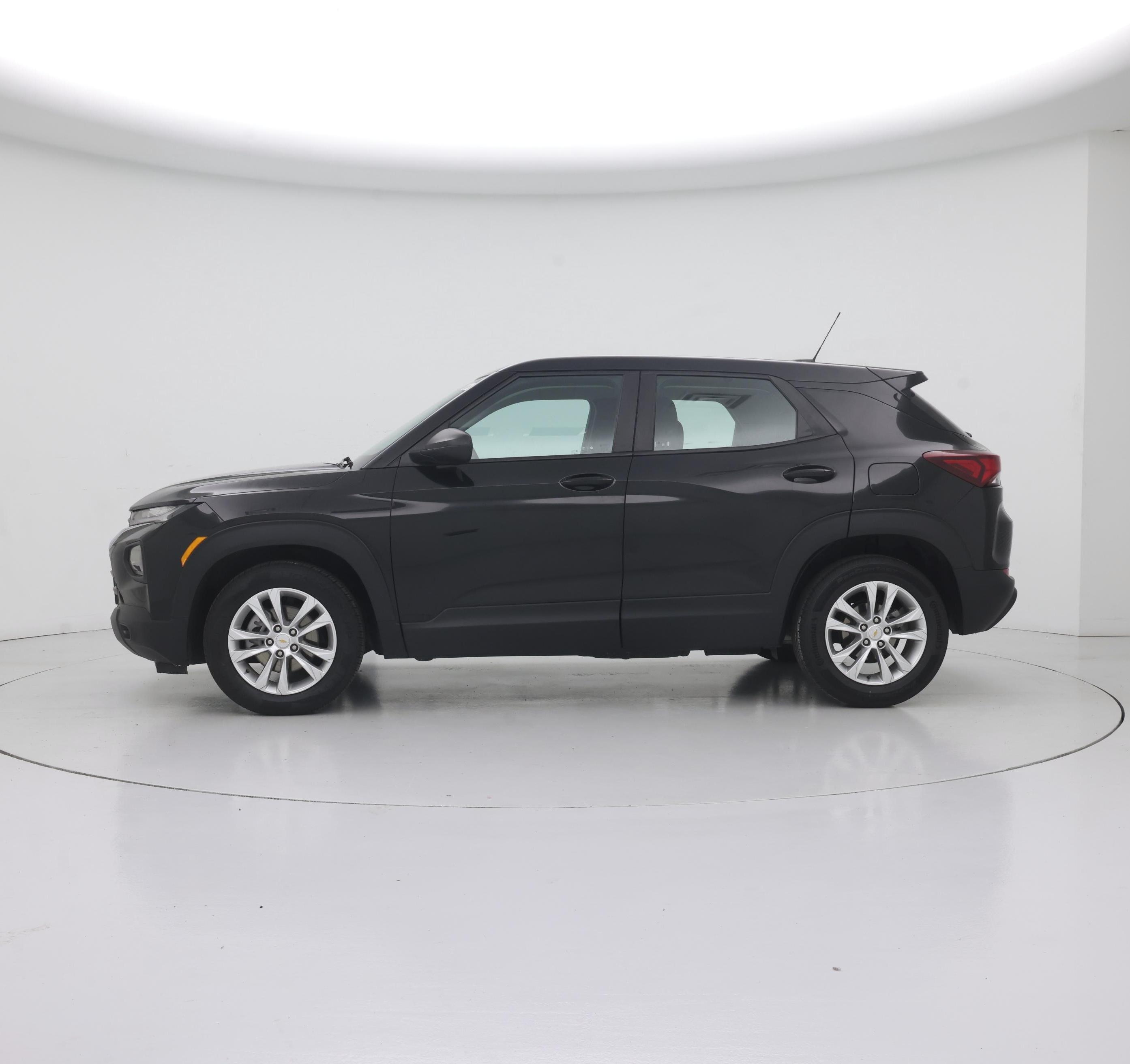 Thumbnail: 2023 Chevrolet TrailBlazer - 3