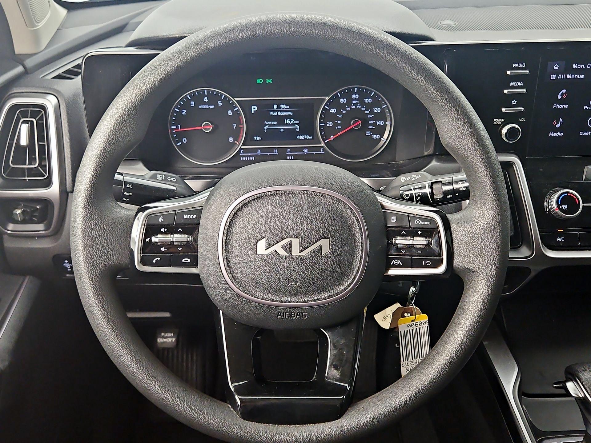Thumbnail: 2023 Kia Sorento - 10
