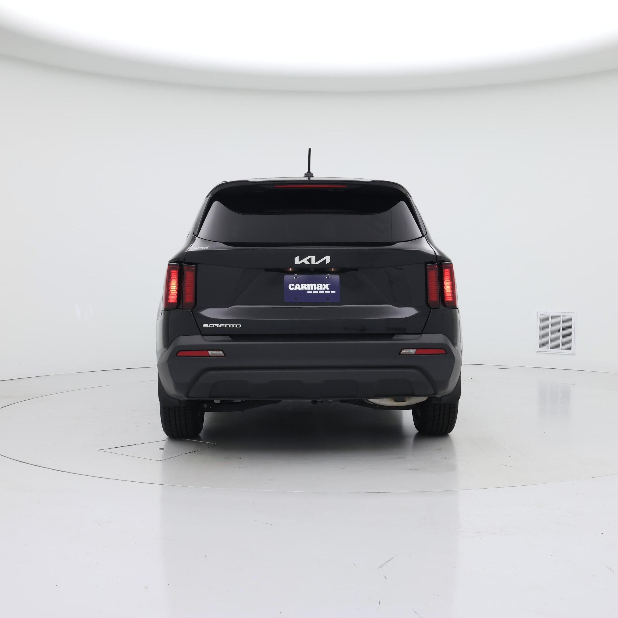 Thumbnail: 2023 Kia Sorento - 6