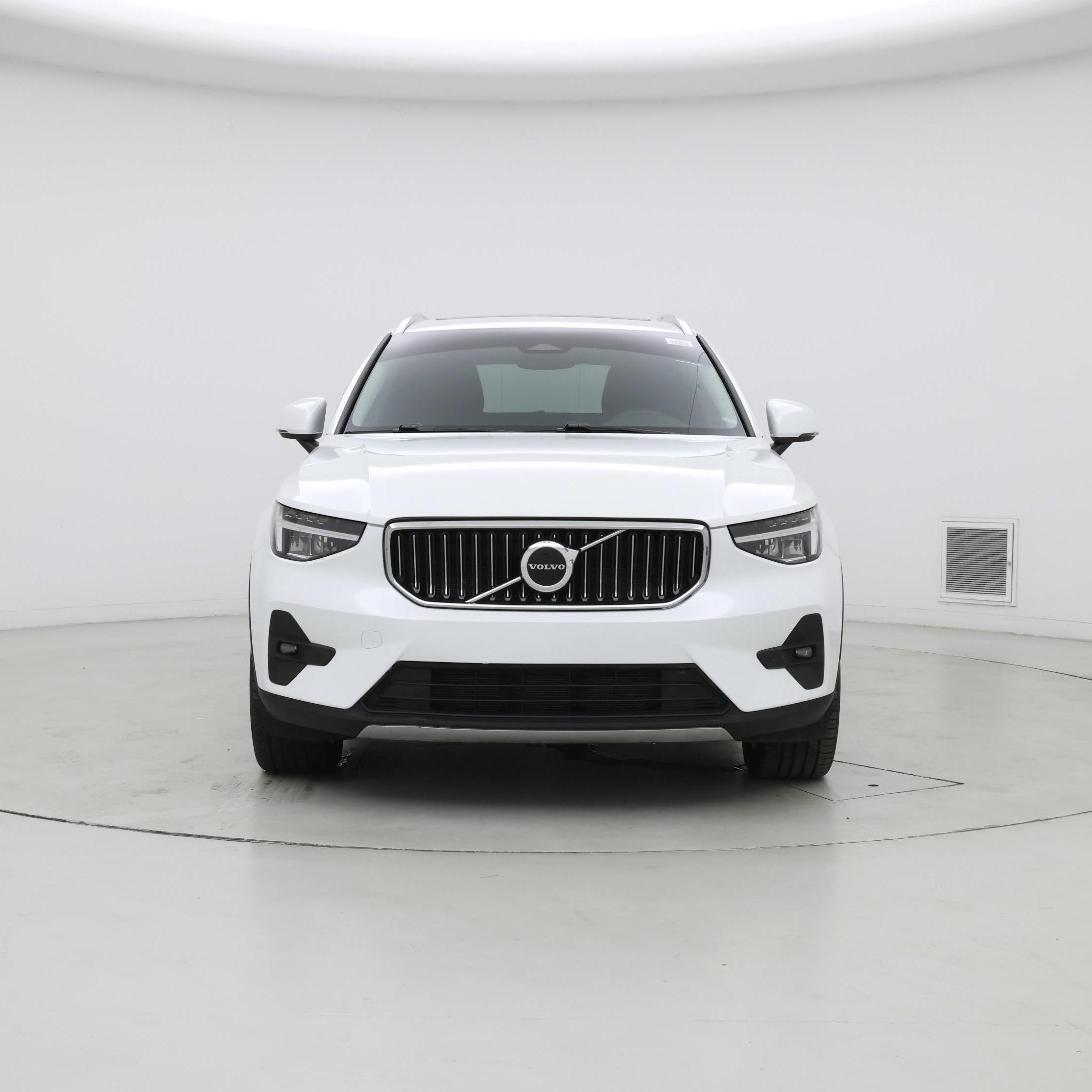 Thumbnail: 2023 Volvo XC40 - 5