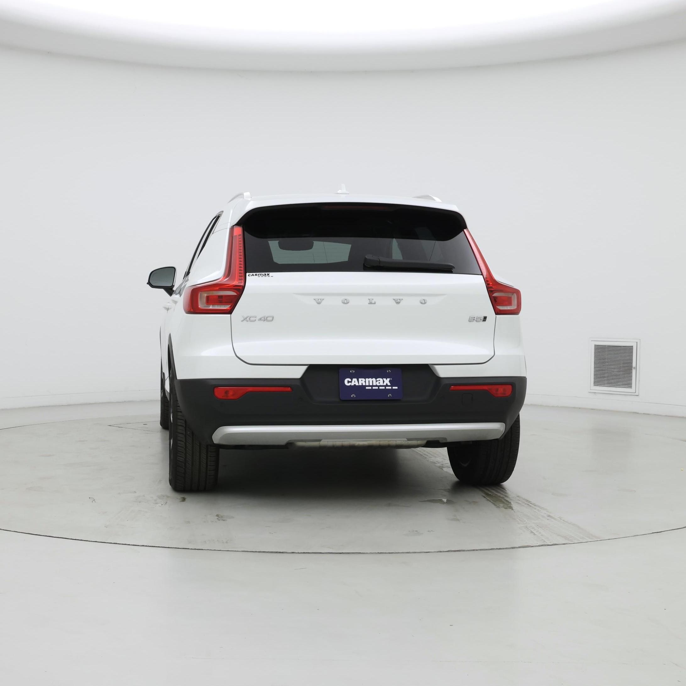 Thumbnail: 2023 Volvo XC40 - 6