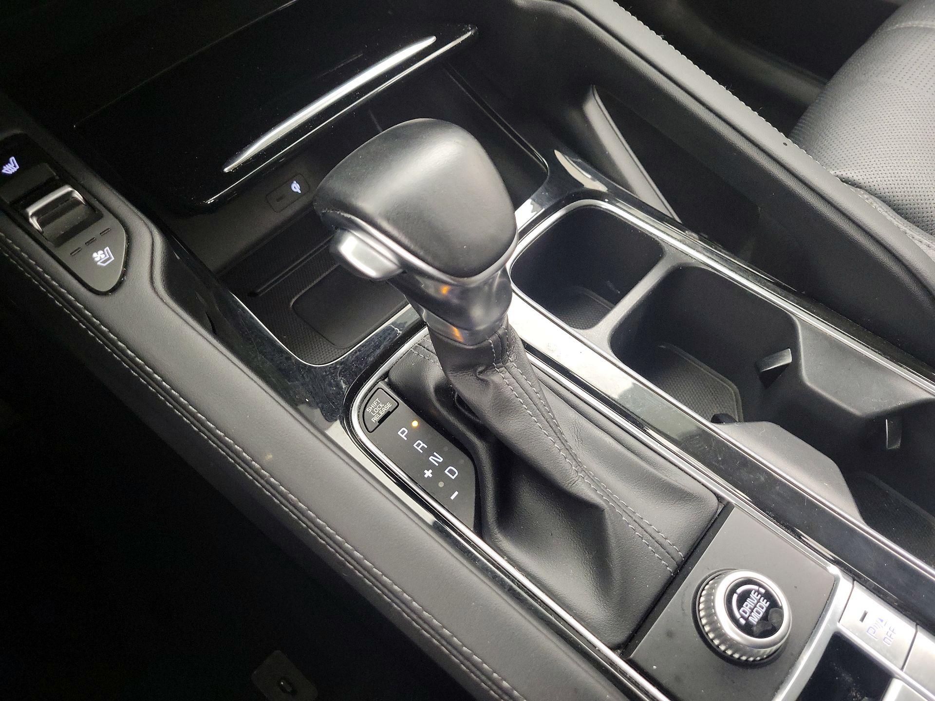 Thumbnail: 2020 Kia Telluride - 18
