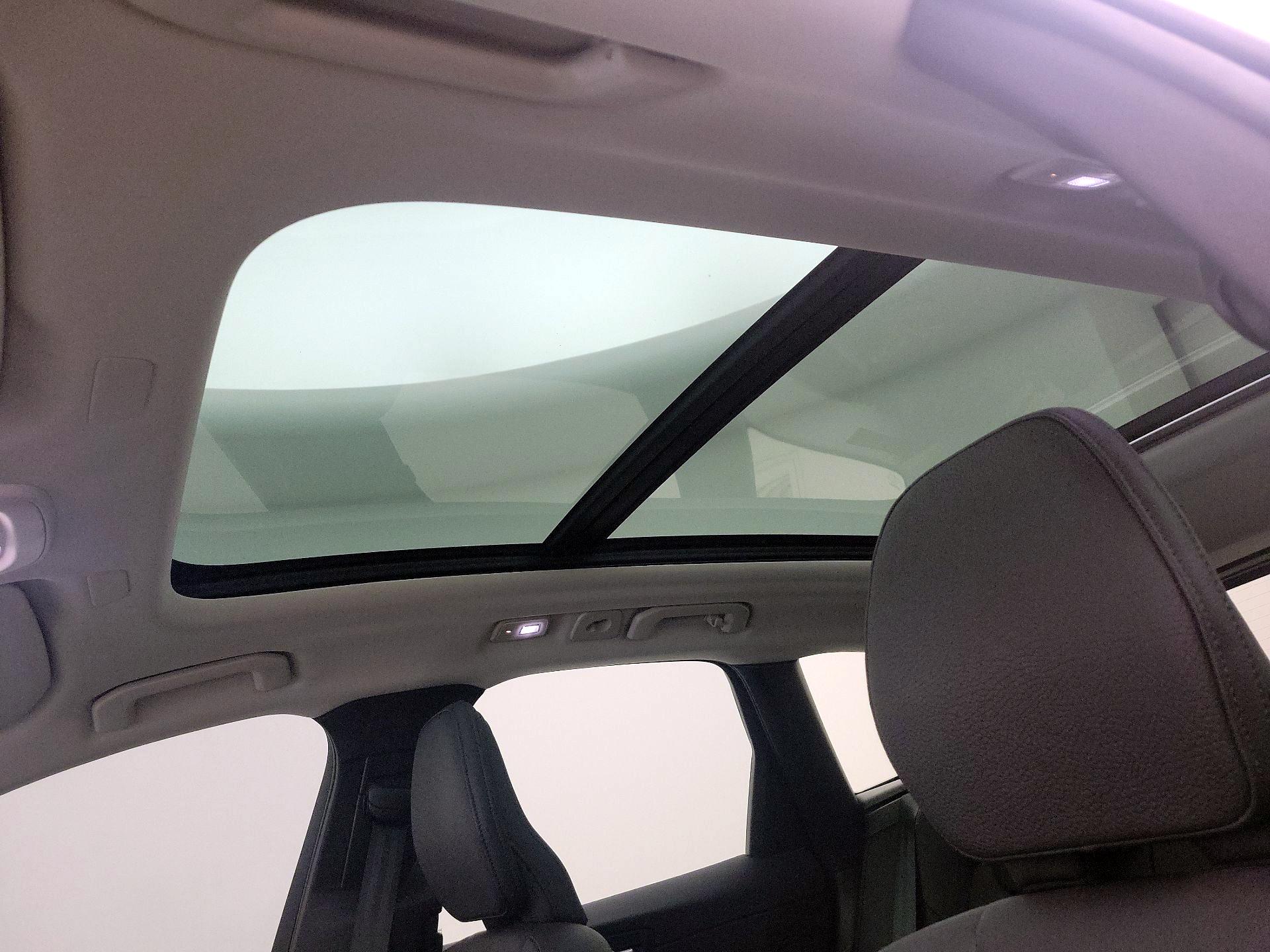 Thumbnail: 2023 Volvo XC60 - 19