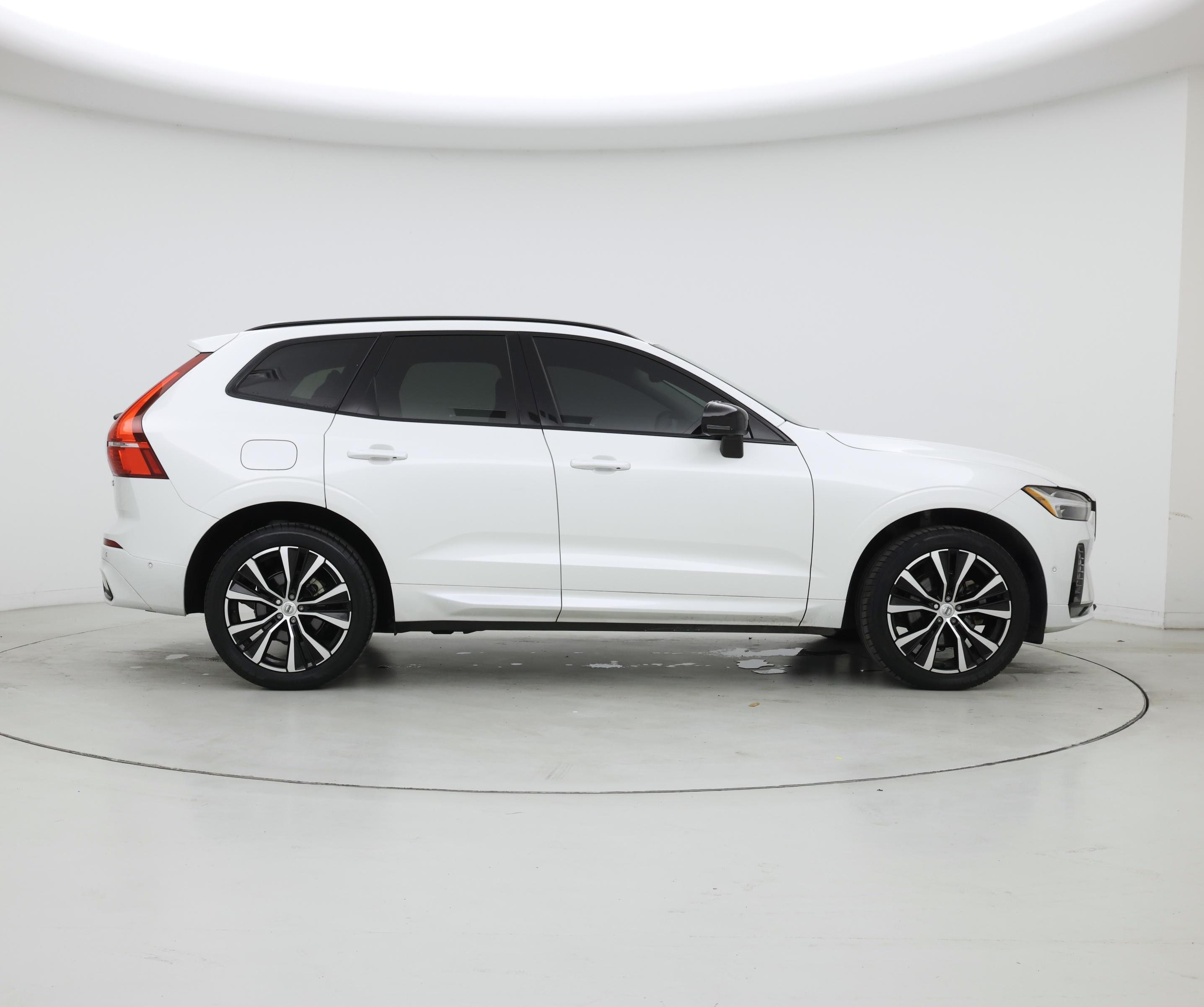 Thumbnail: 2023 Volvo XC60 - 7