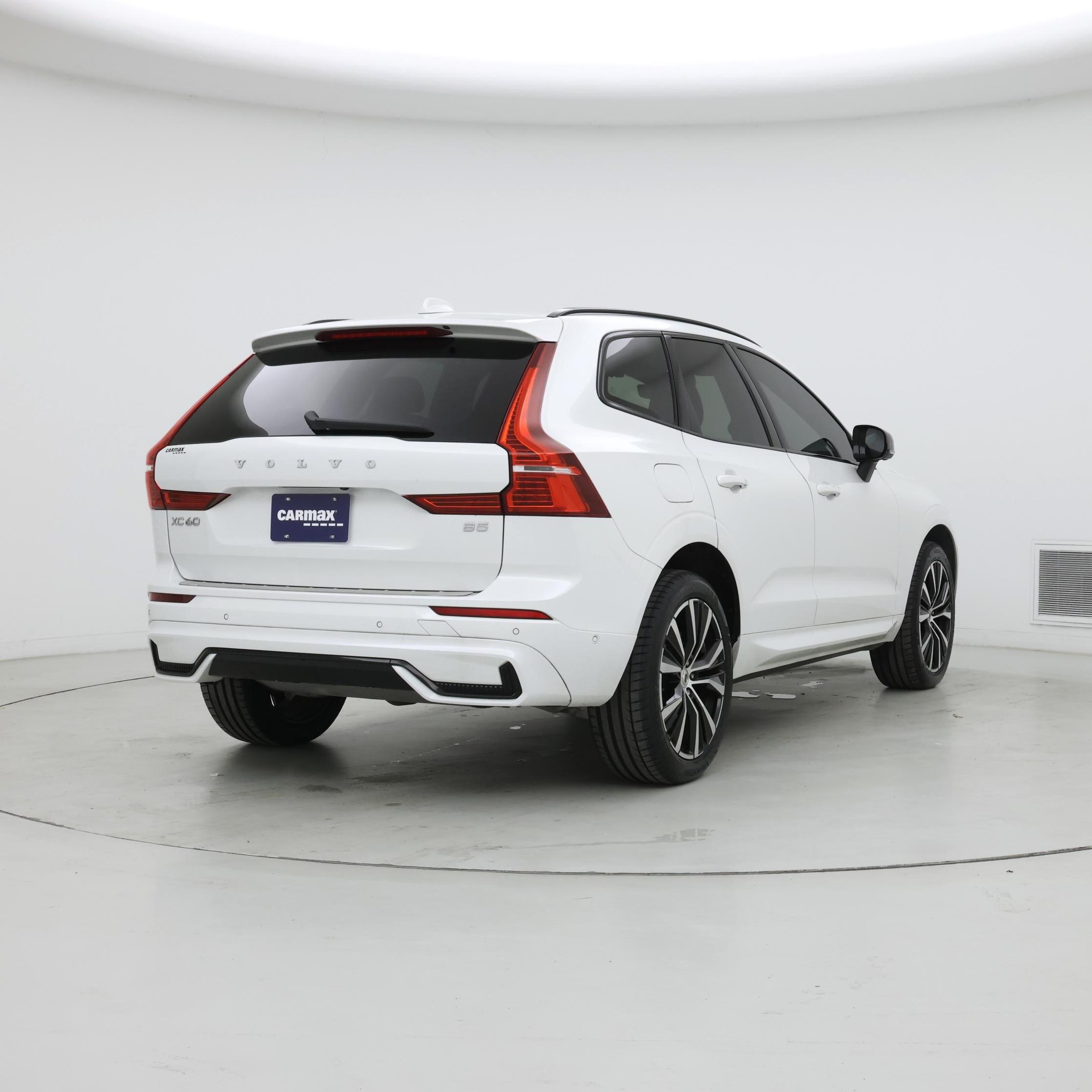 Thumbnail: 2023 Volvo XC60 - 8