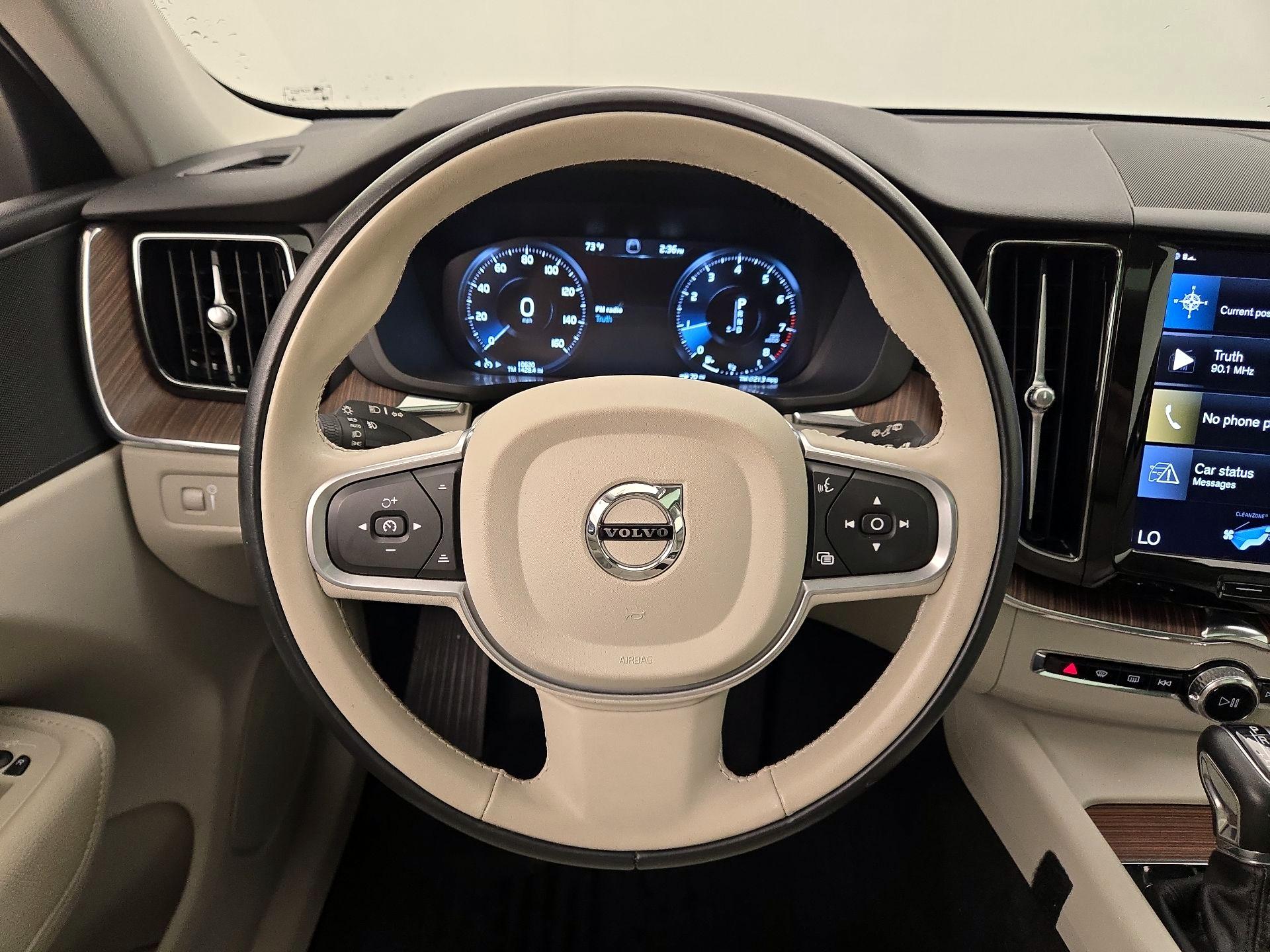 Thumbnail: 2021 Volvo XC60 - 10