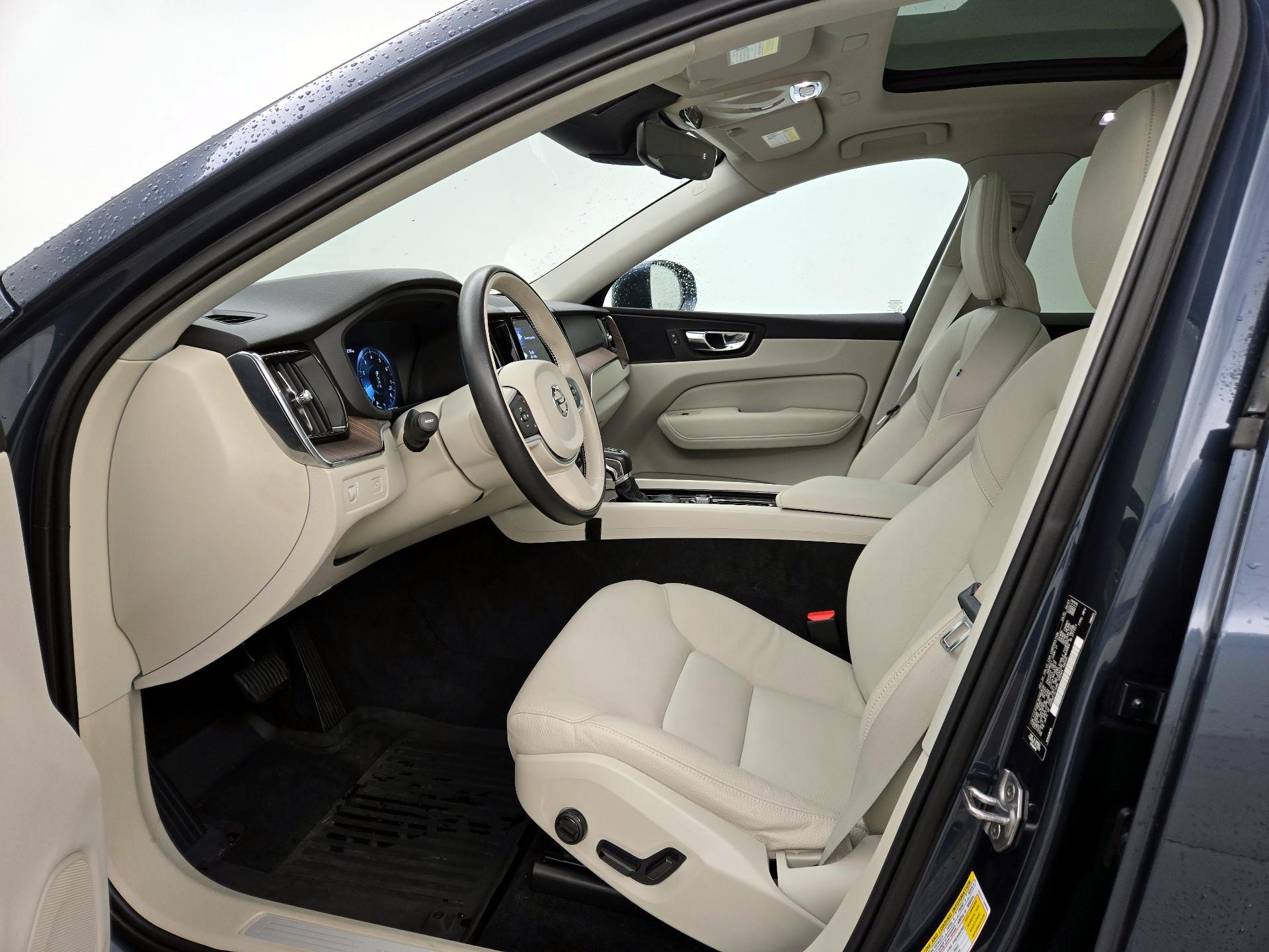 Thumbnail: 2021 Volvo XC60 - 11