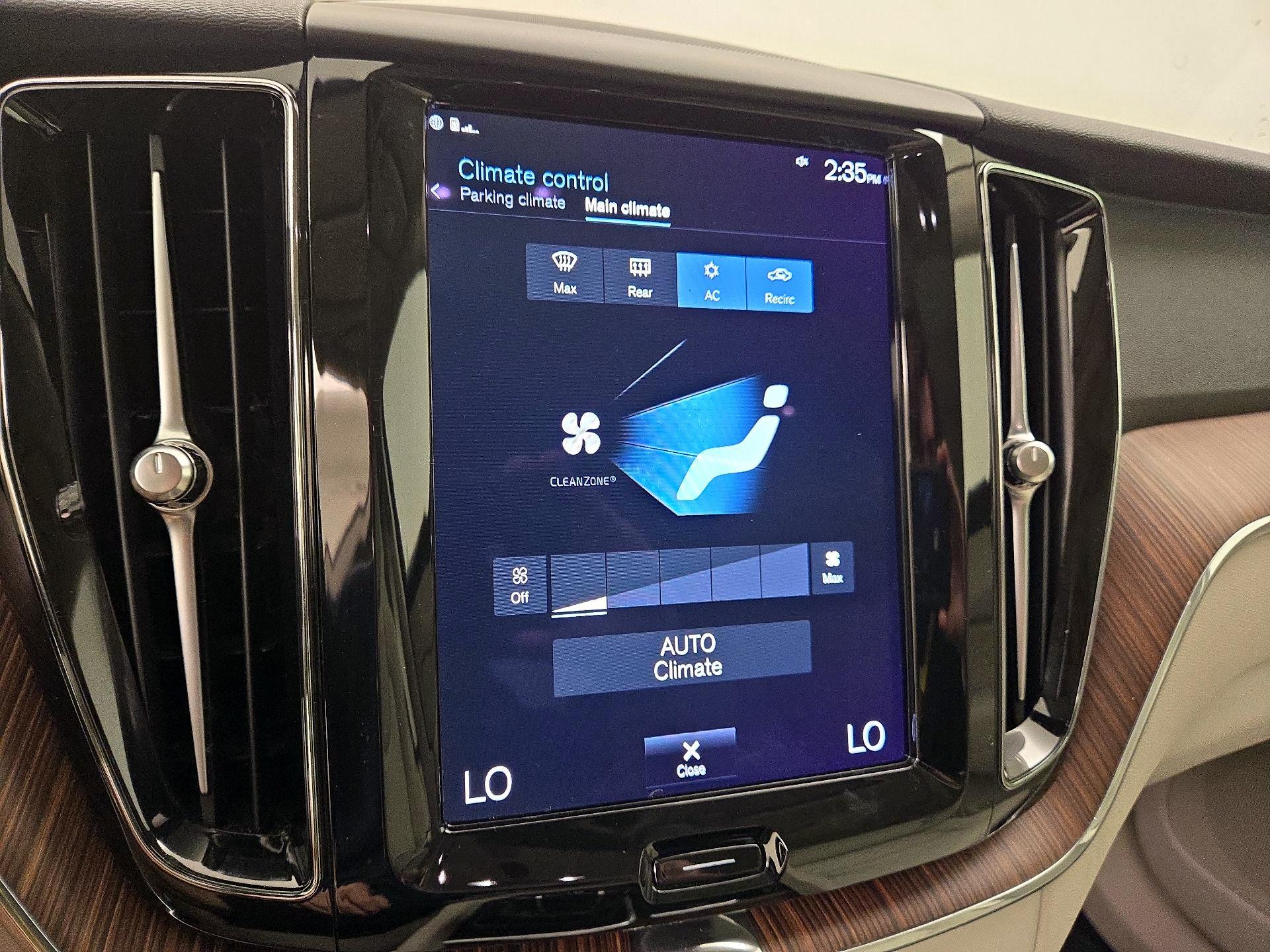 Thumbnail: 2021 Volvo XC60 - 16