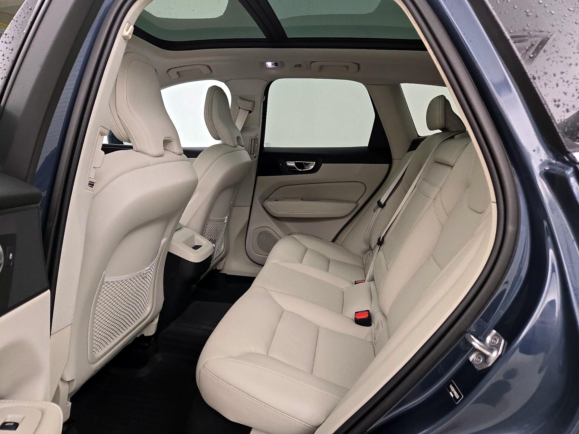 Thumbnail: 2021 Volvo XC60 - 20
