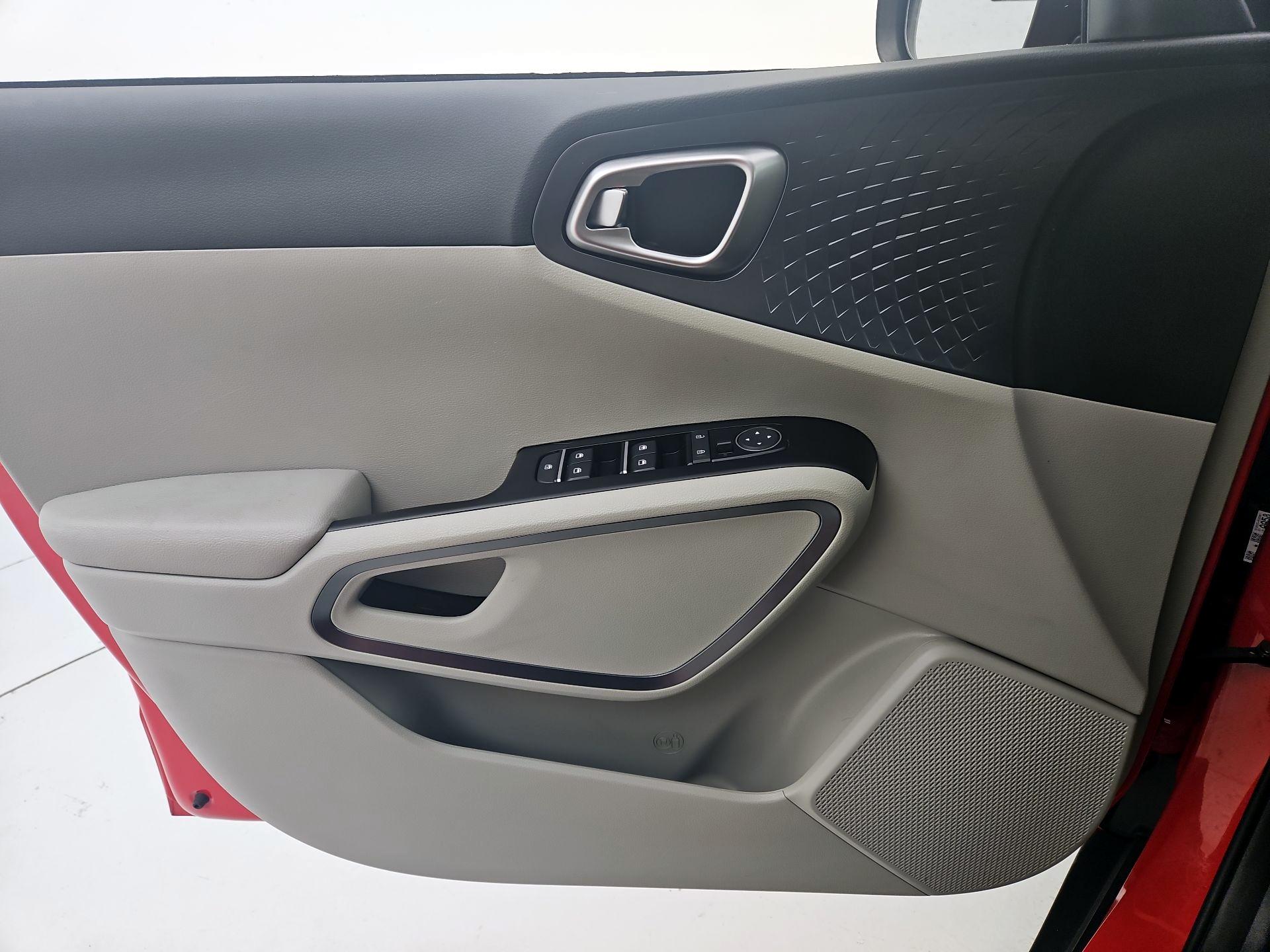 Thumbnail: 2021 Kia Soul - 12