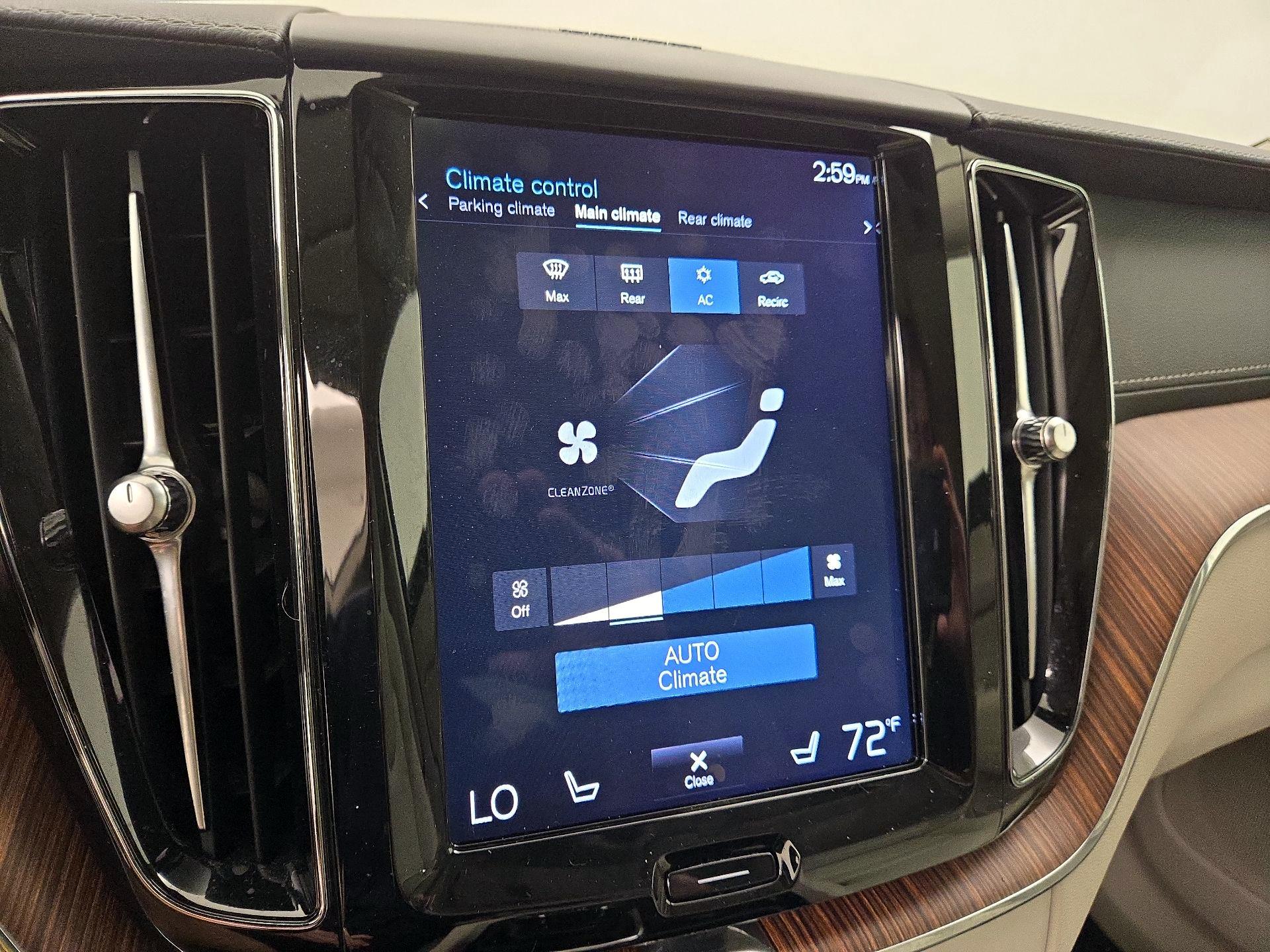 Thumbnail: 2020 Volvo XC60 - 16