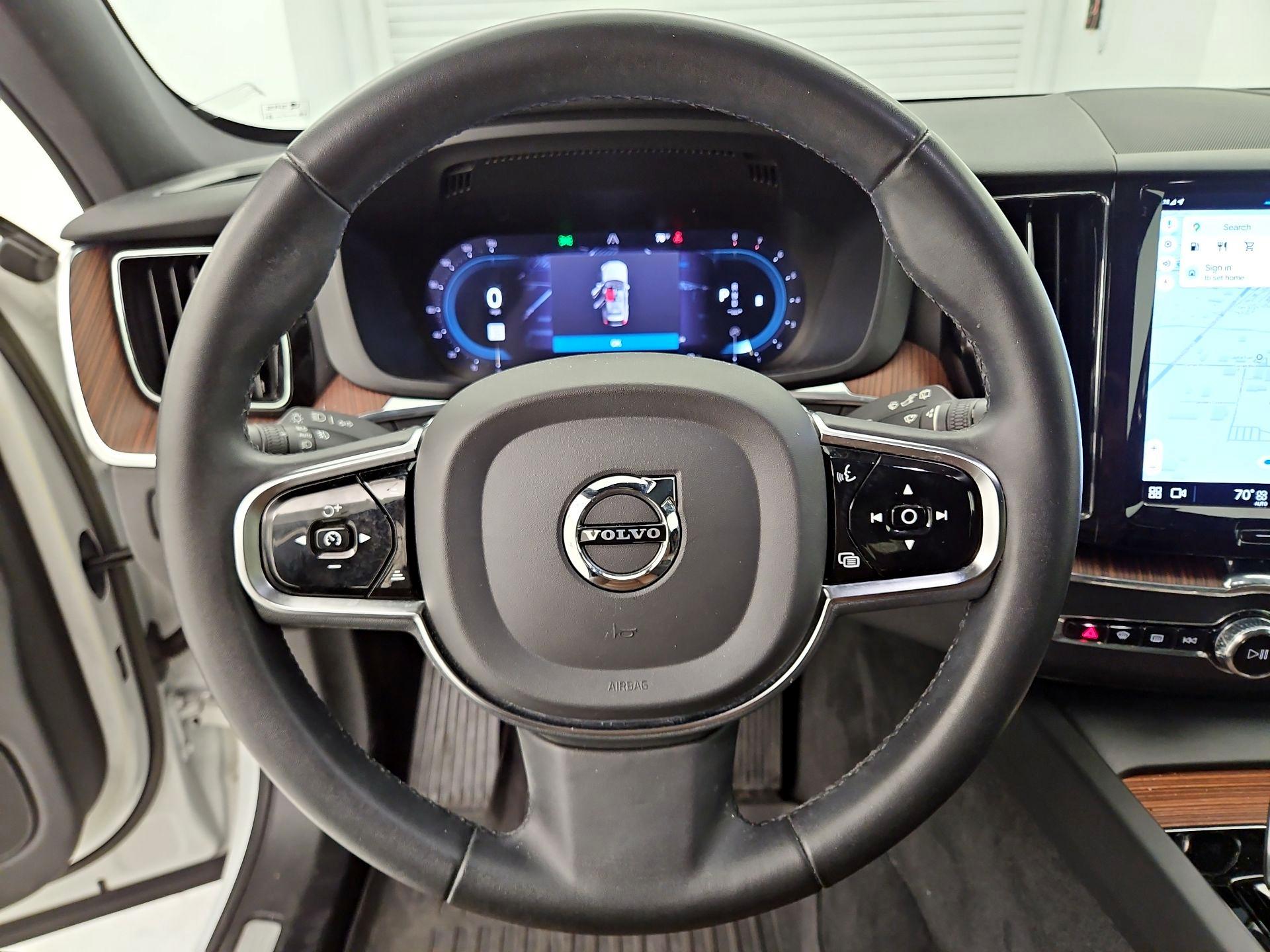 Thumbnail: 2023 Volvo XC60 - 10