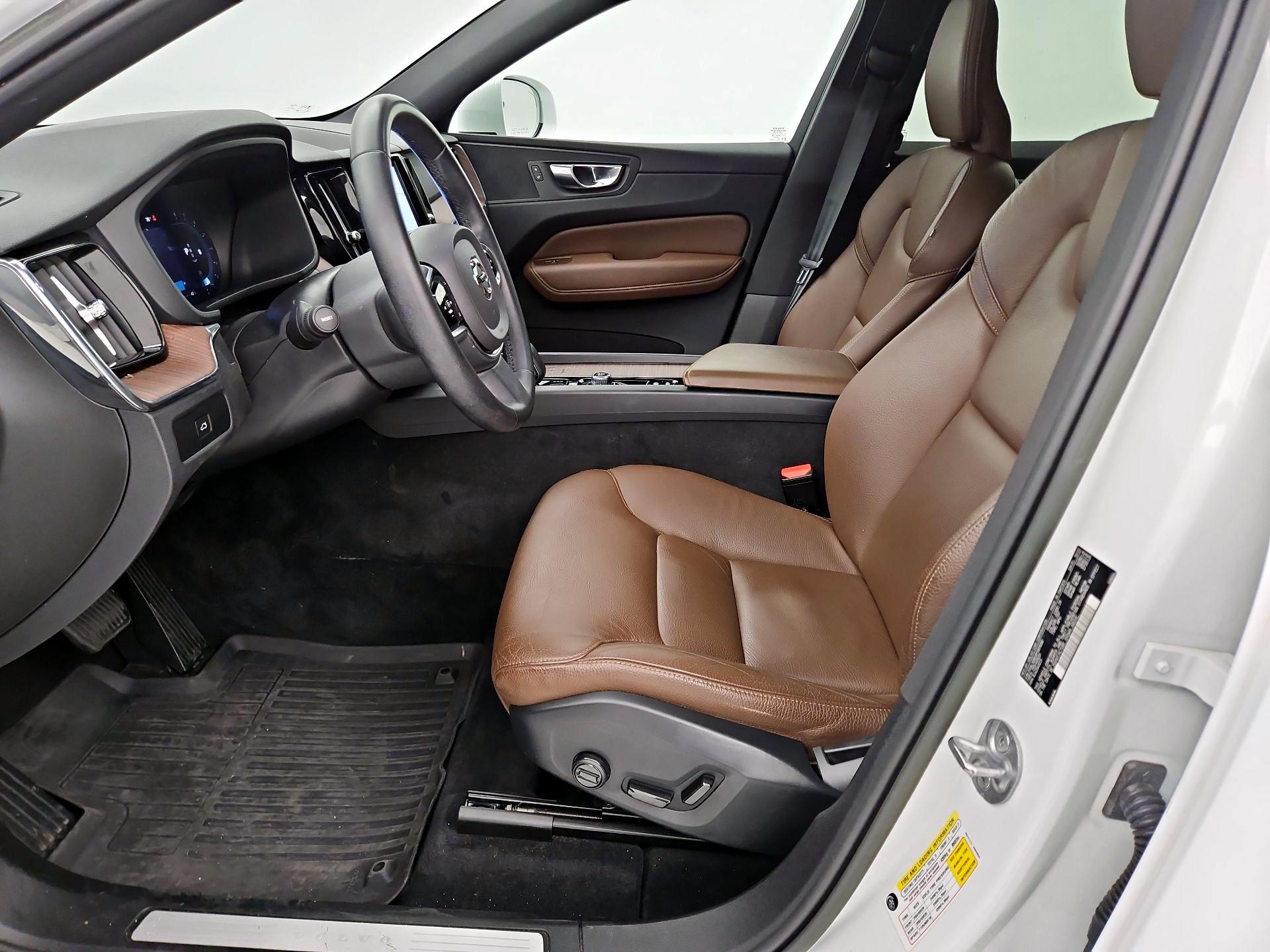 Thumbnail: 2023 Volvo XC60 - 11