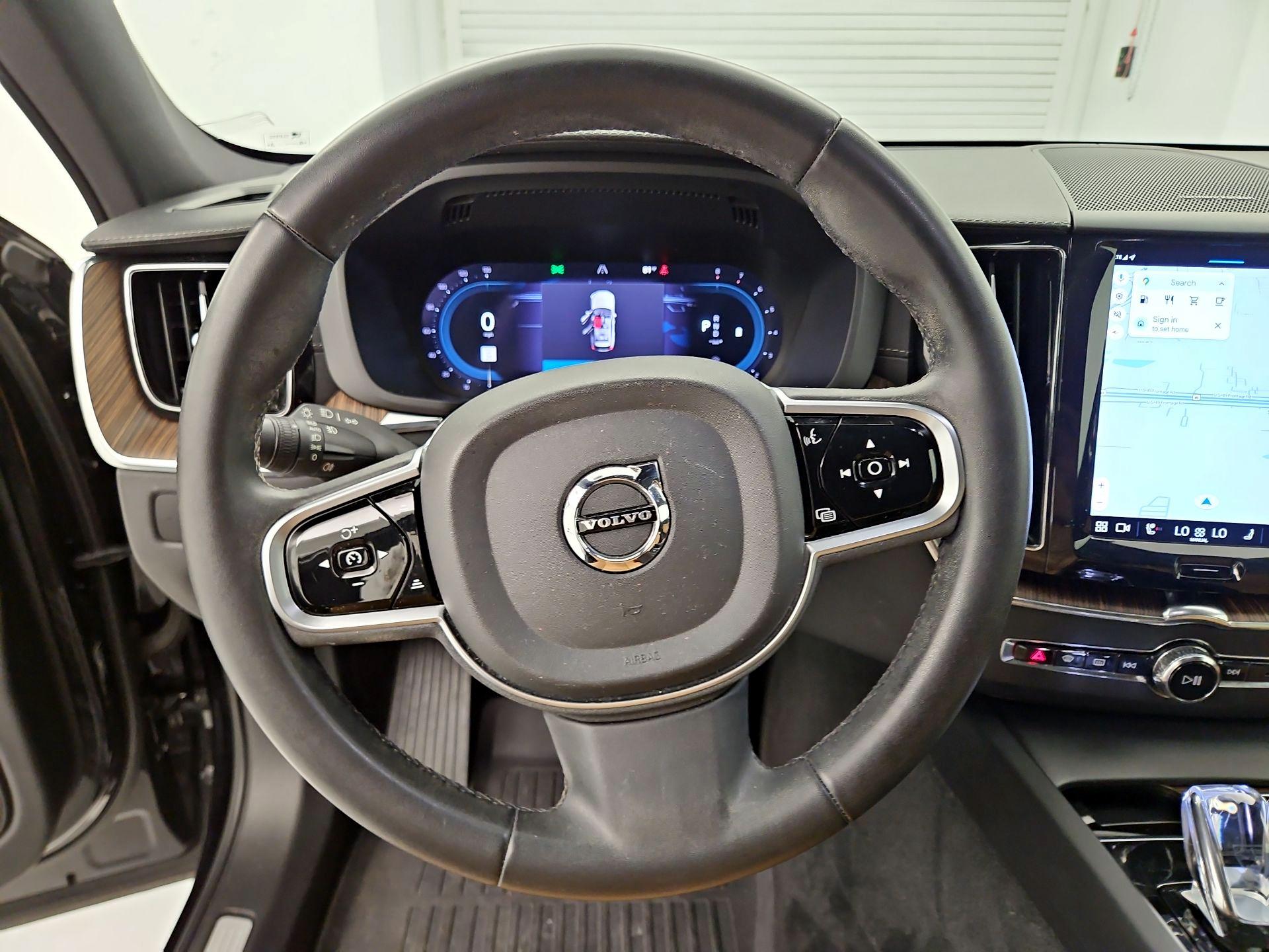 Thumbnail: 2023 Volvo XC60 - 10