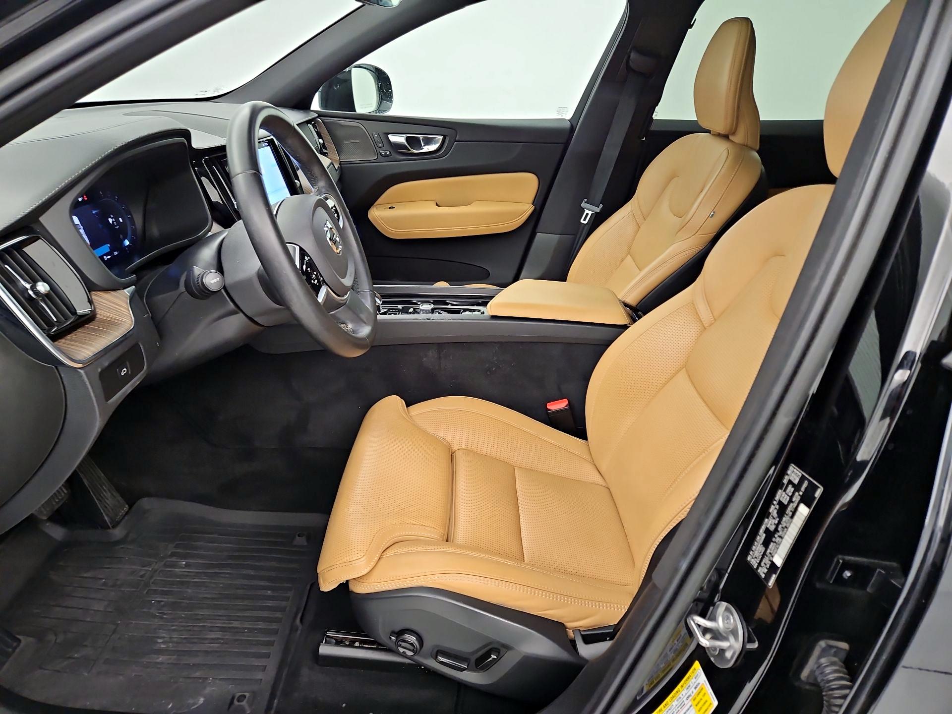 Thumbnail: 2023 Volvo XC60 - 11