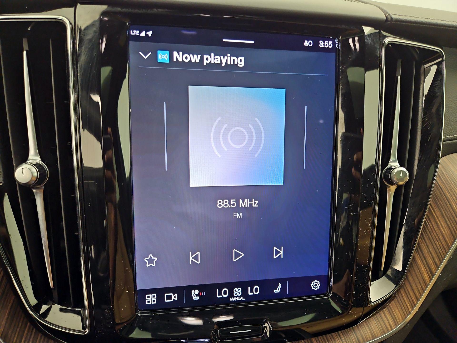Thumbnail: 2023 Volvo XC60 - 16