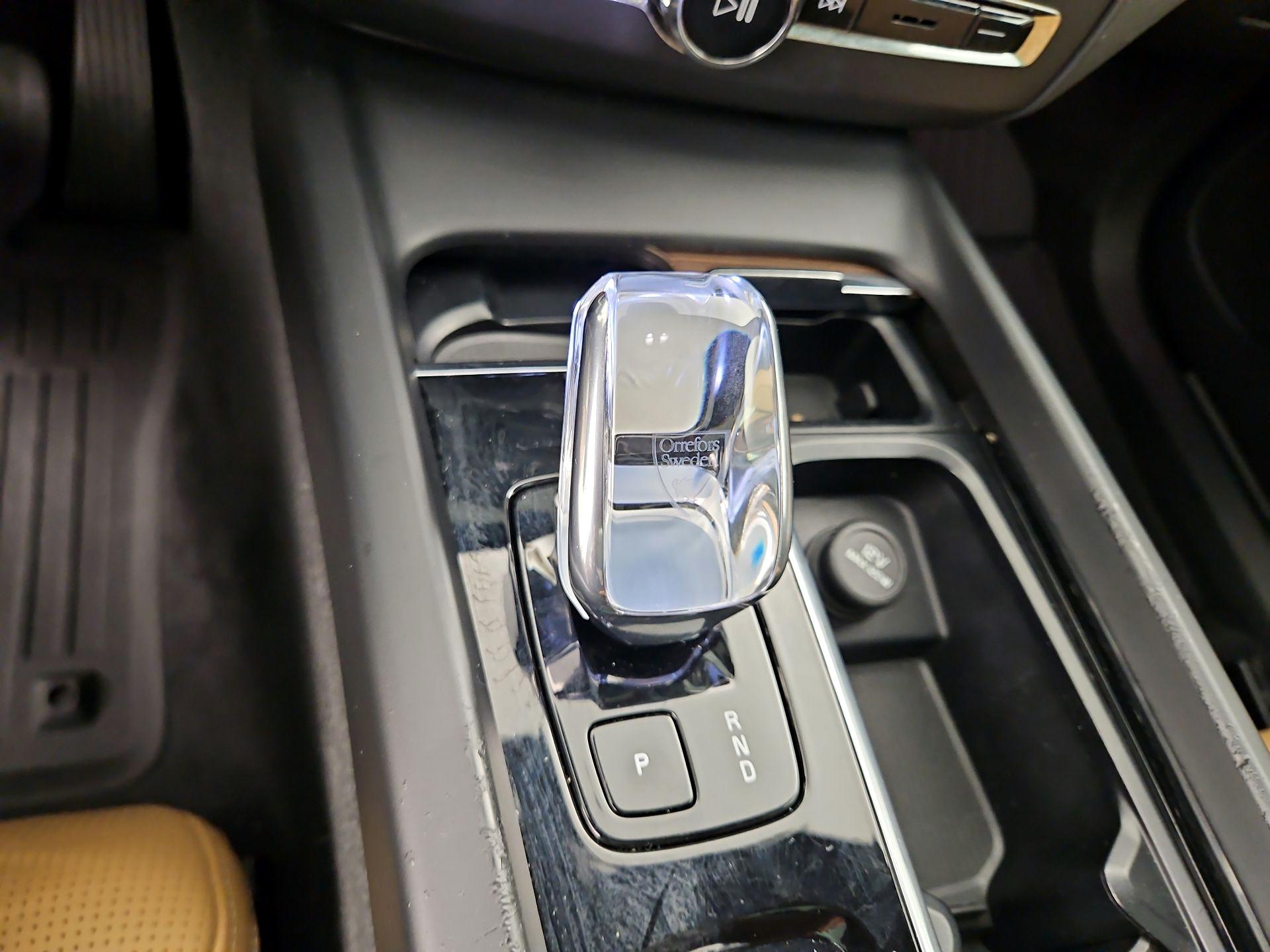 Thumbnail: 2023 Volvo XC60 - 18