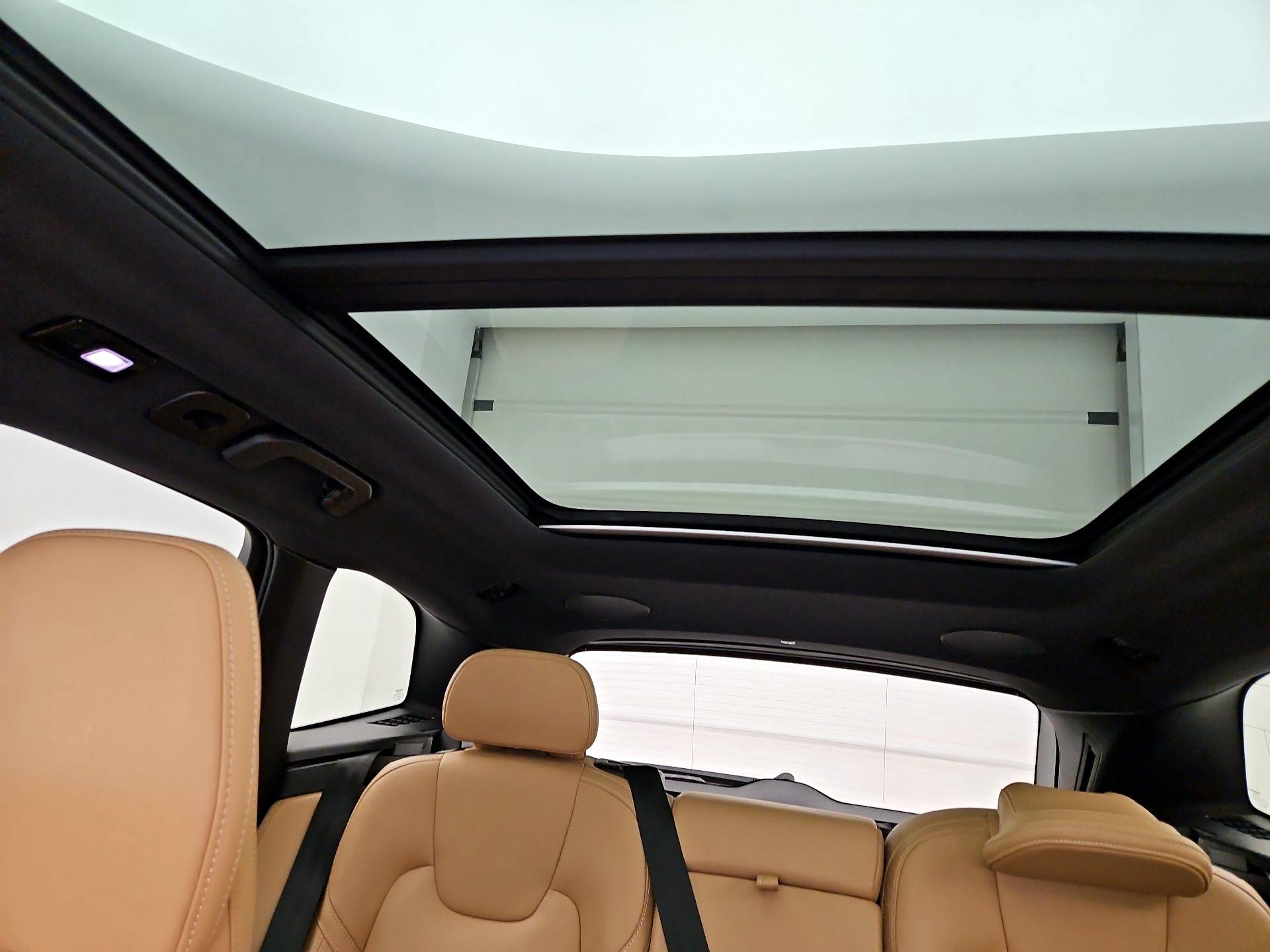 Thumbnail: 2023 Volvo XC60 - 20