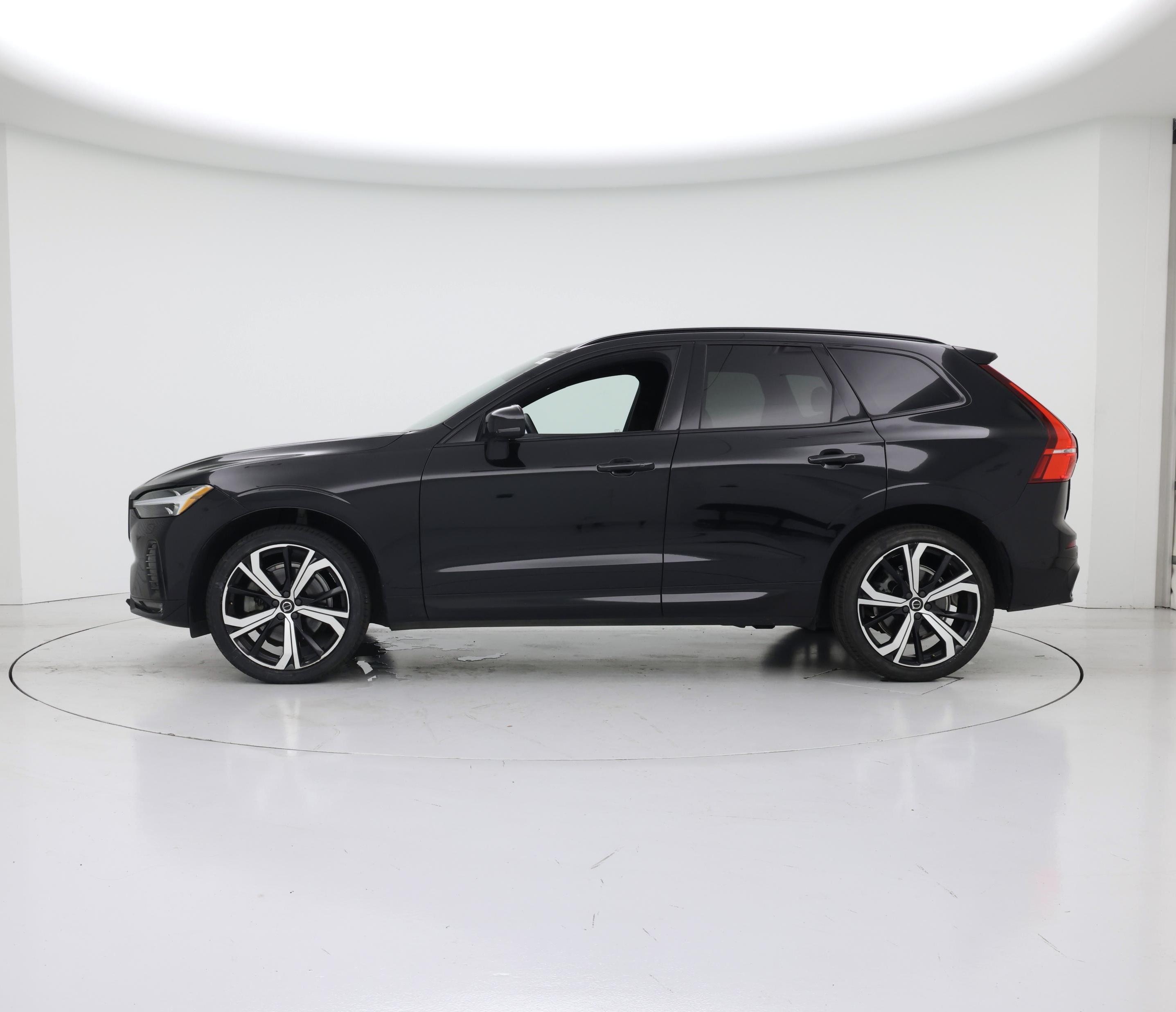 Thumbnail: 2023 Volvo XC60 - 3