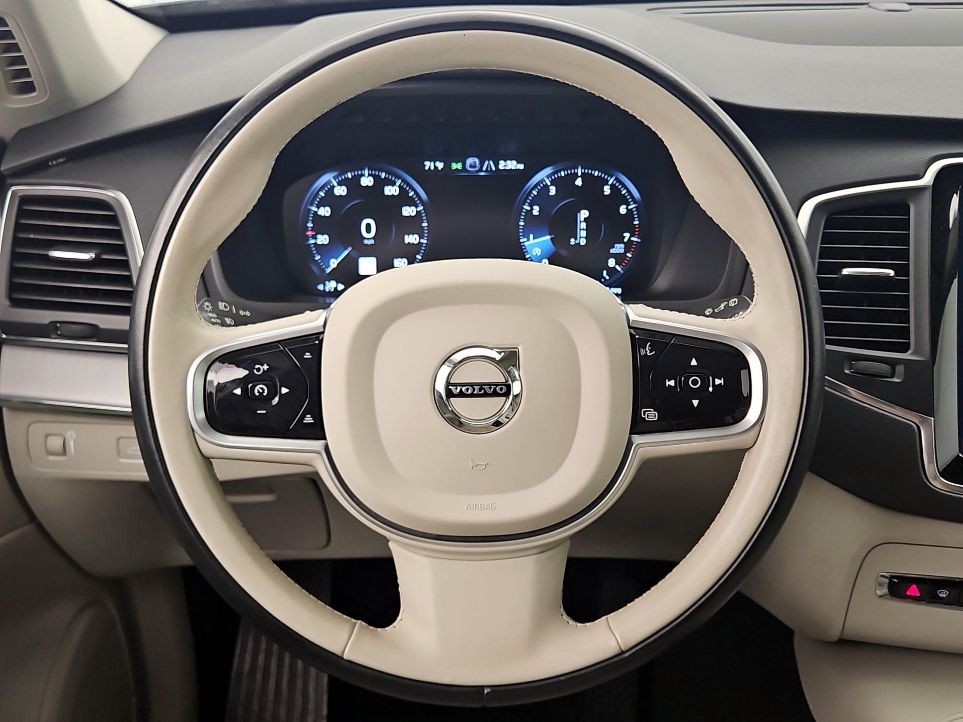 Thumbnail: 2022 Volvo XC90 - 10