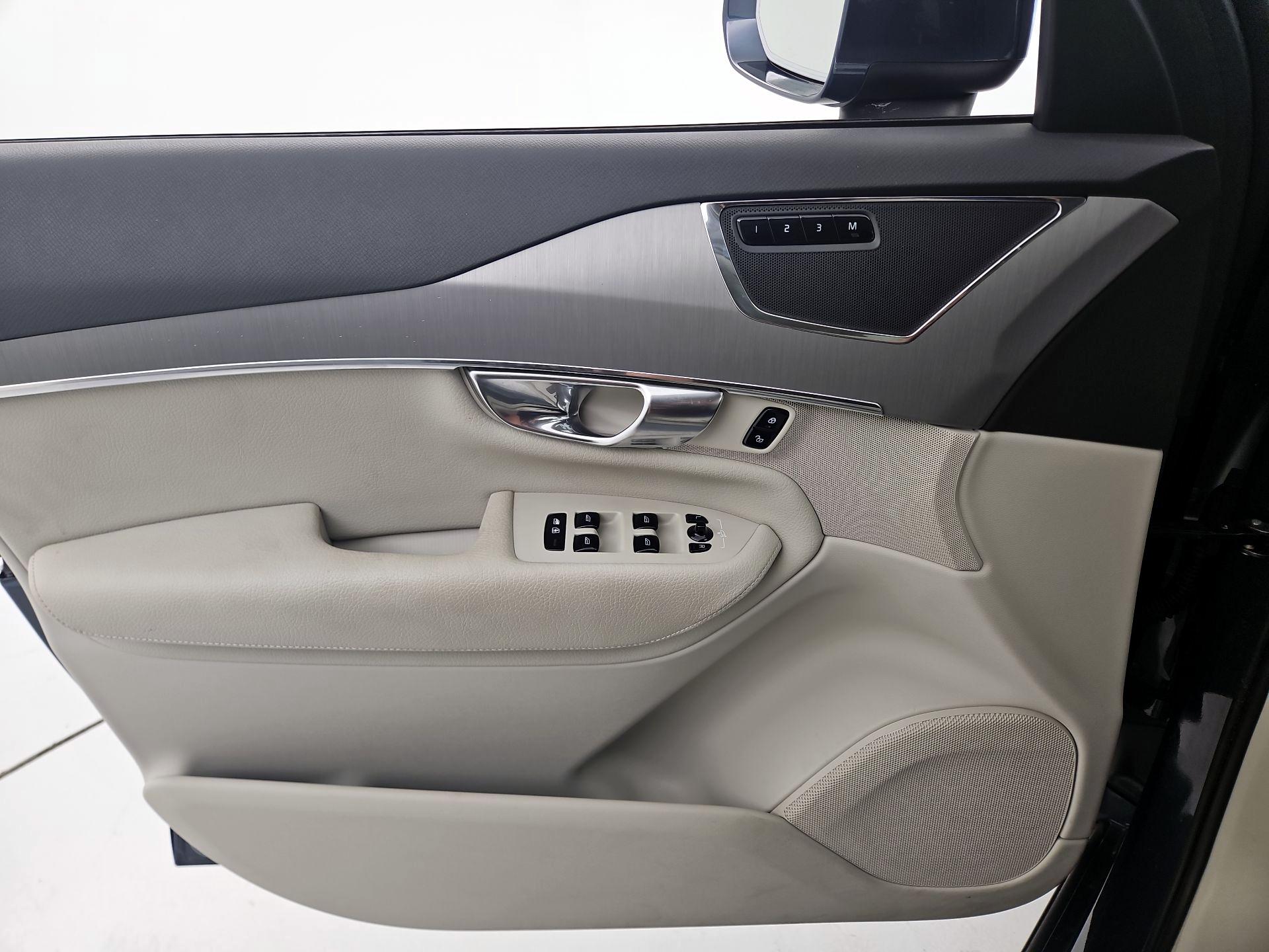 Thumbnail: 2022 Volvo XC90 - 12