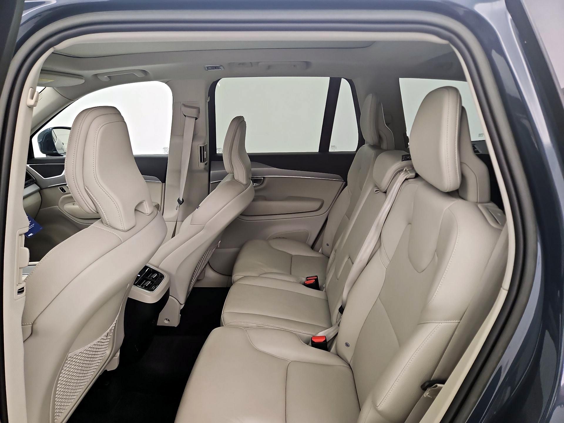 Thumbnail: 2022 Volvo XC90 - 20