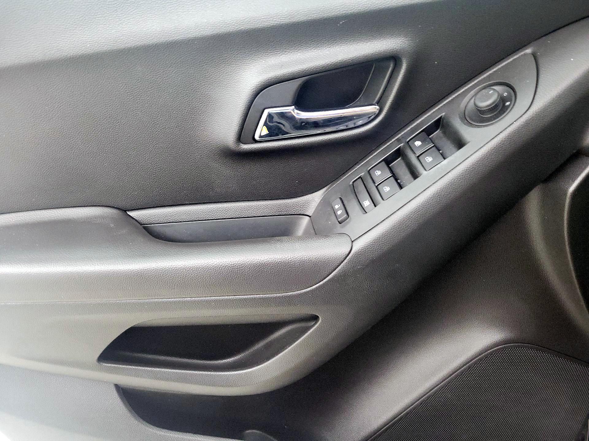Thumbnail: 2020 Chevrolet Trax - 12