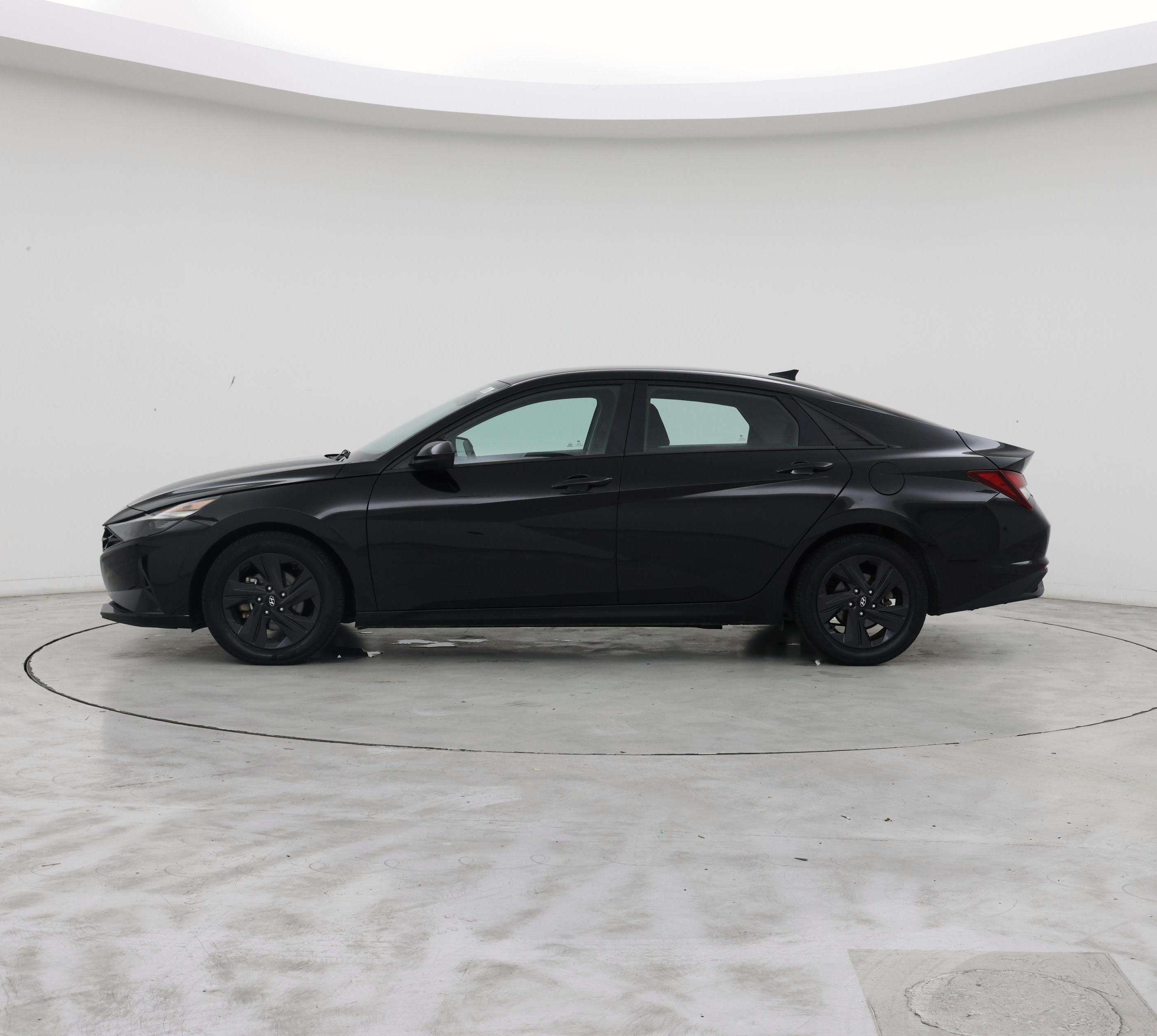 Thumbnail: 2022 Hyundai Elantra - 3