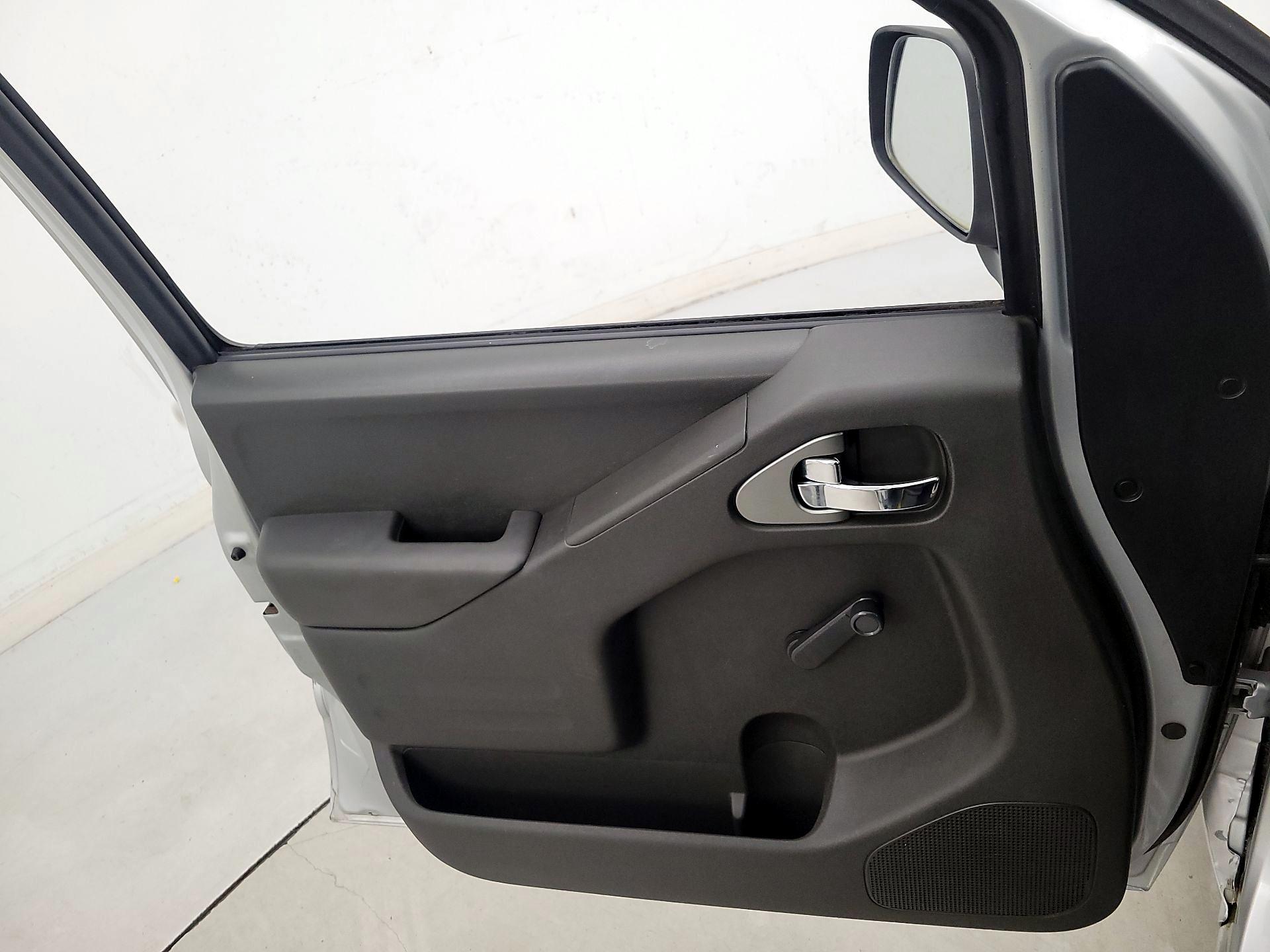 Thumbnail: 2015 Nissan Frontier - 12