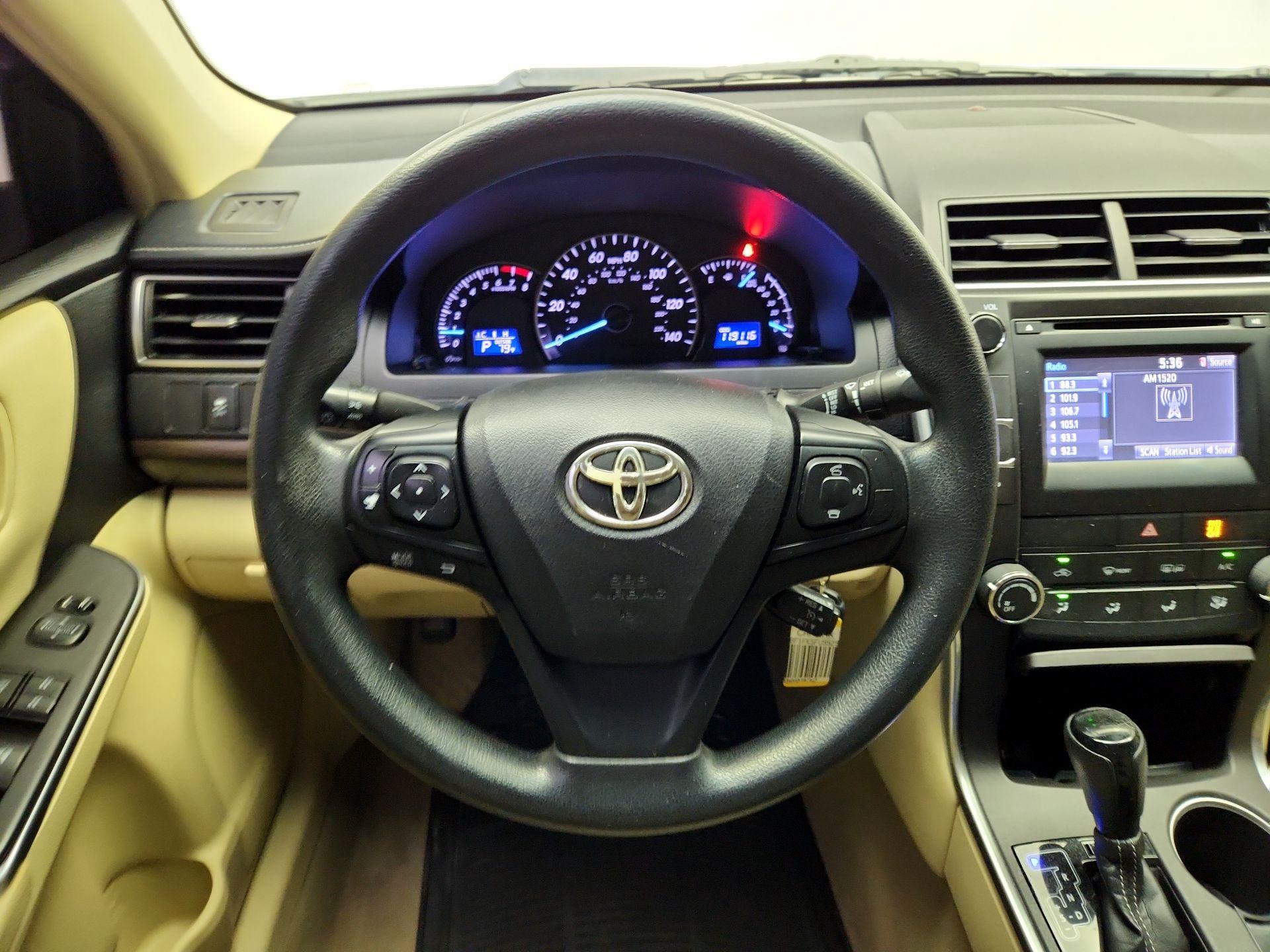Thumbnail: 2015 Toyota Camry - 10