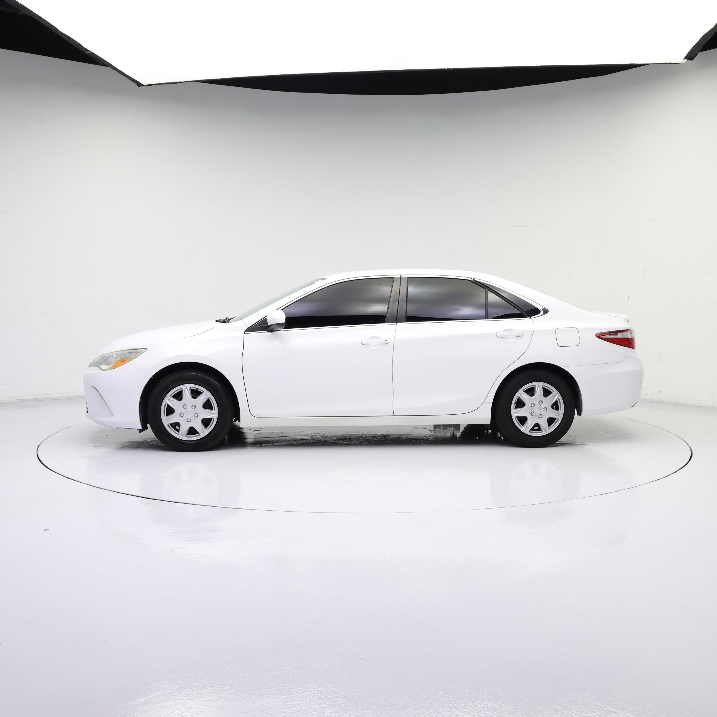Thumbnail: 2015 Toyota Camry - 3